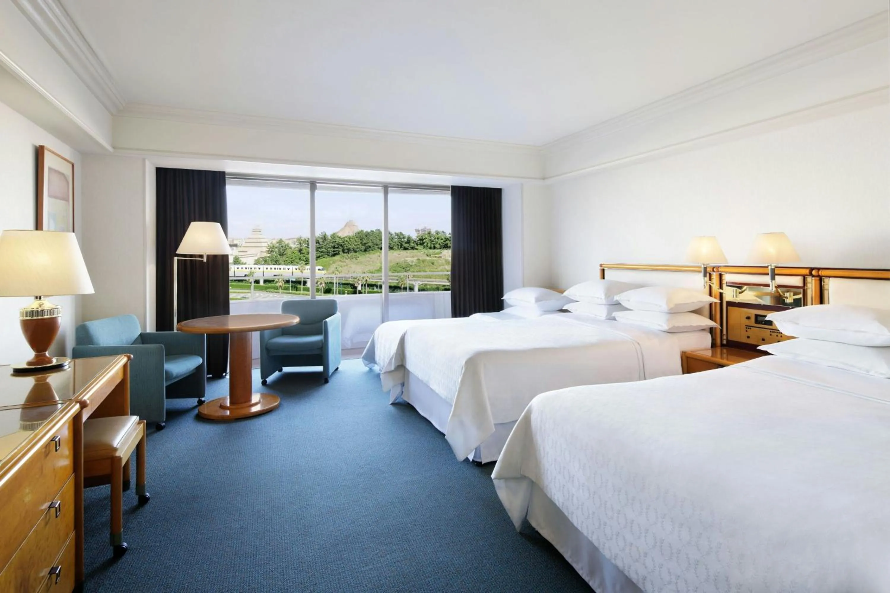 Photo of the whole room, Bed in Sheraton Grande Tokyo Bay Hotel