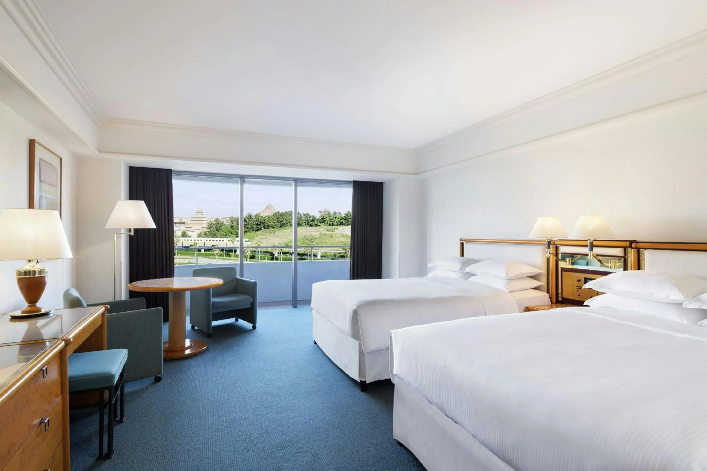 Photo of the whole room, Bed in Sheraton Grande Tokyo Bay Hotel