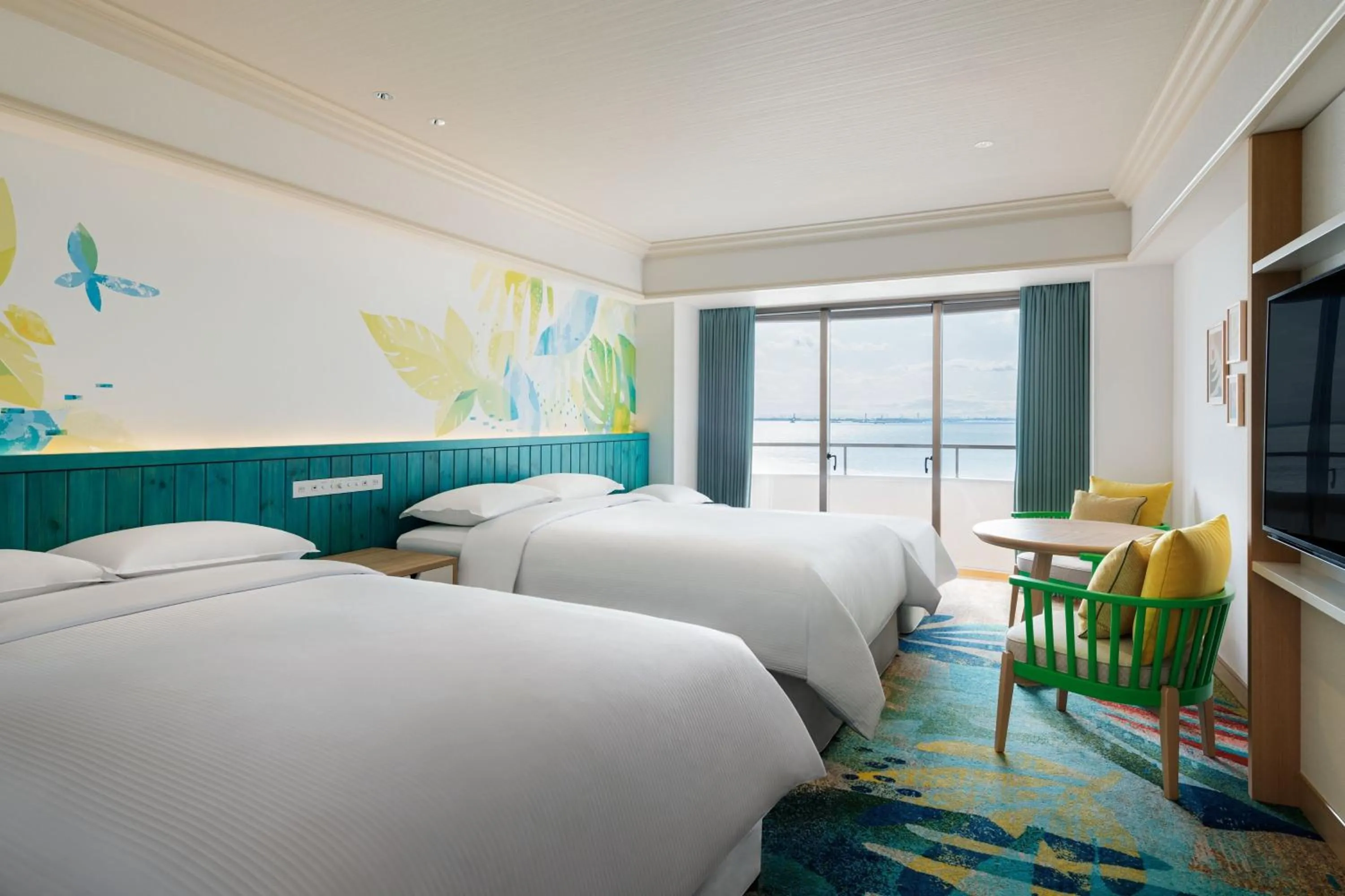 Photo of the whole room, Bed in Sheraton Grande Tokyo Bay Hotel