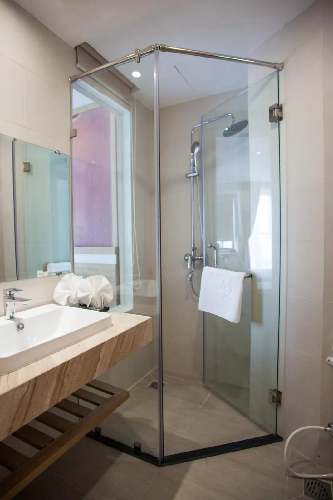 Shower in Royal HPM Hotel