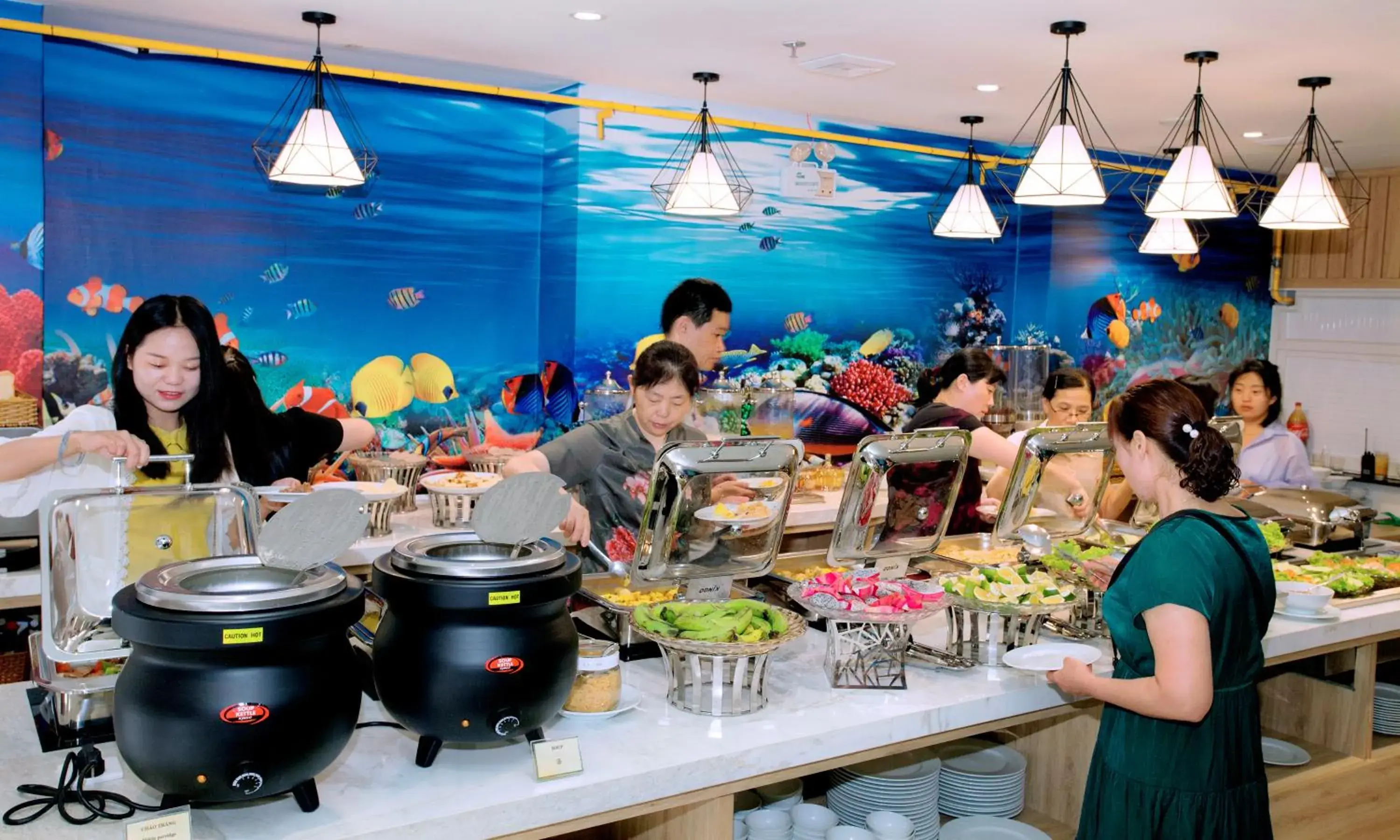 Restaurant/places to eat in Royal HPM Hotel Restaurant/places to eat in Royal HPM Hotel