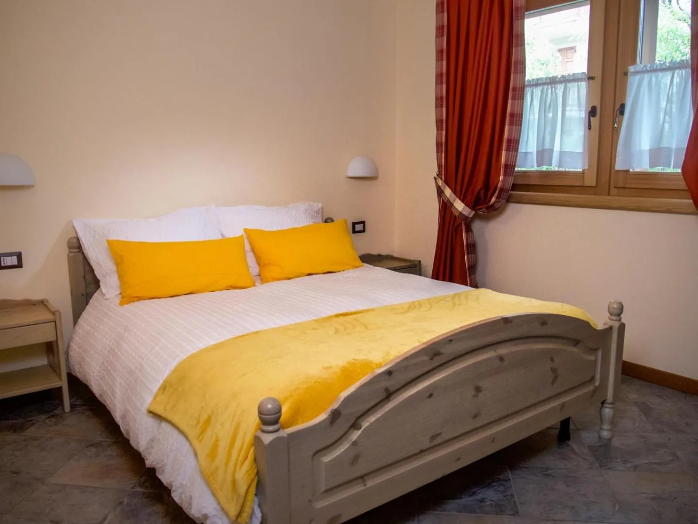 Photo of the whole room, Bed in Residence Pedranzini