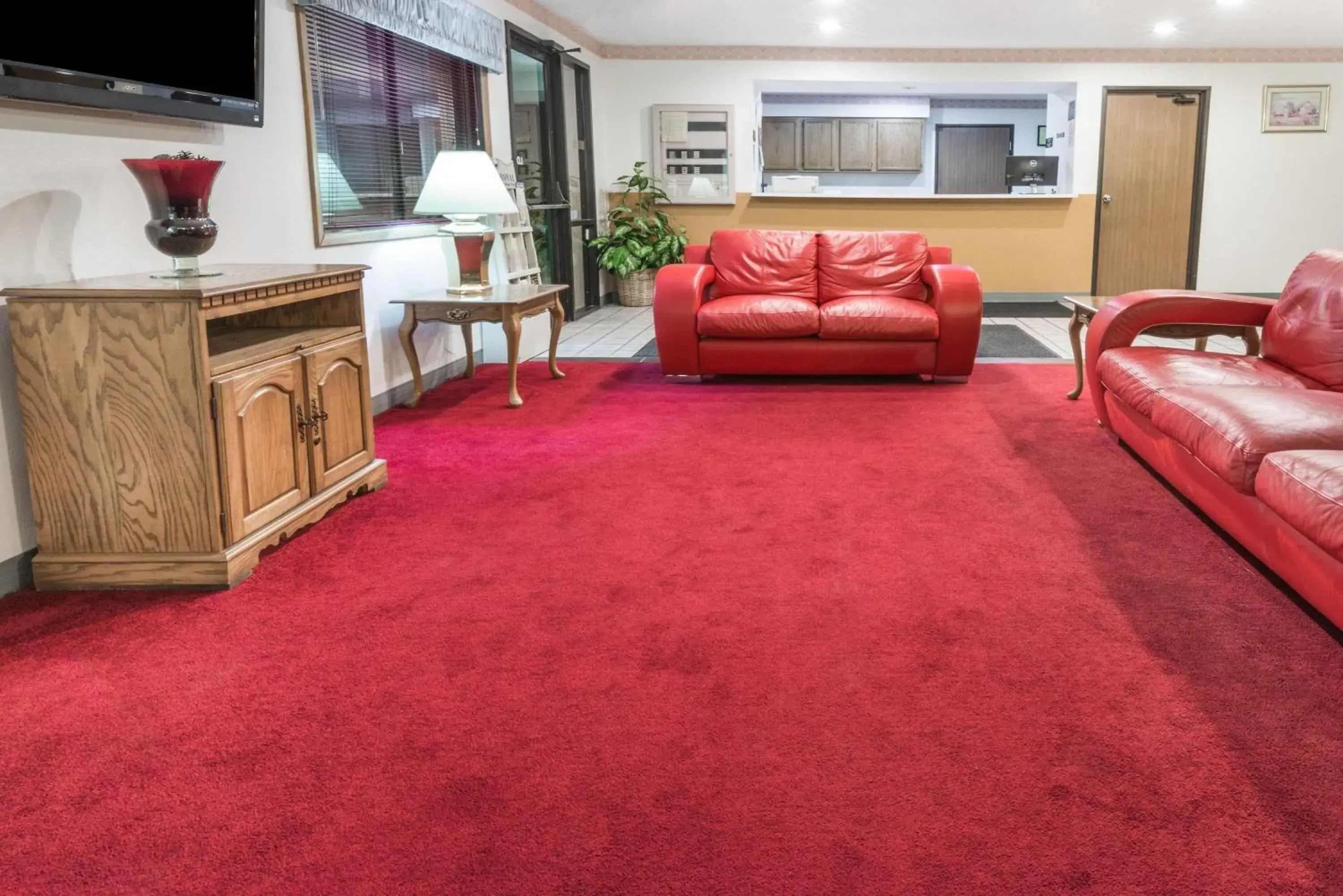 Lobby or reception in Super 8 by Wyndham Front Royal Near Shenandoah National Park Lobby or reception in Super 8 by Wyndham Front Royal Near Shenandoah National Park