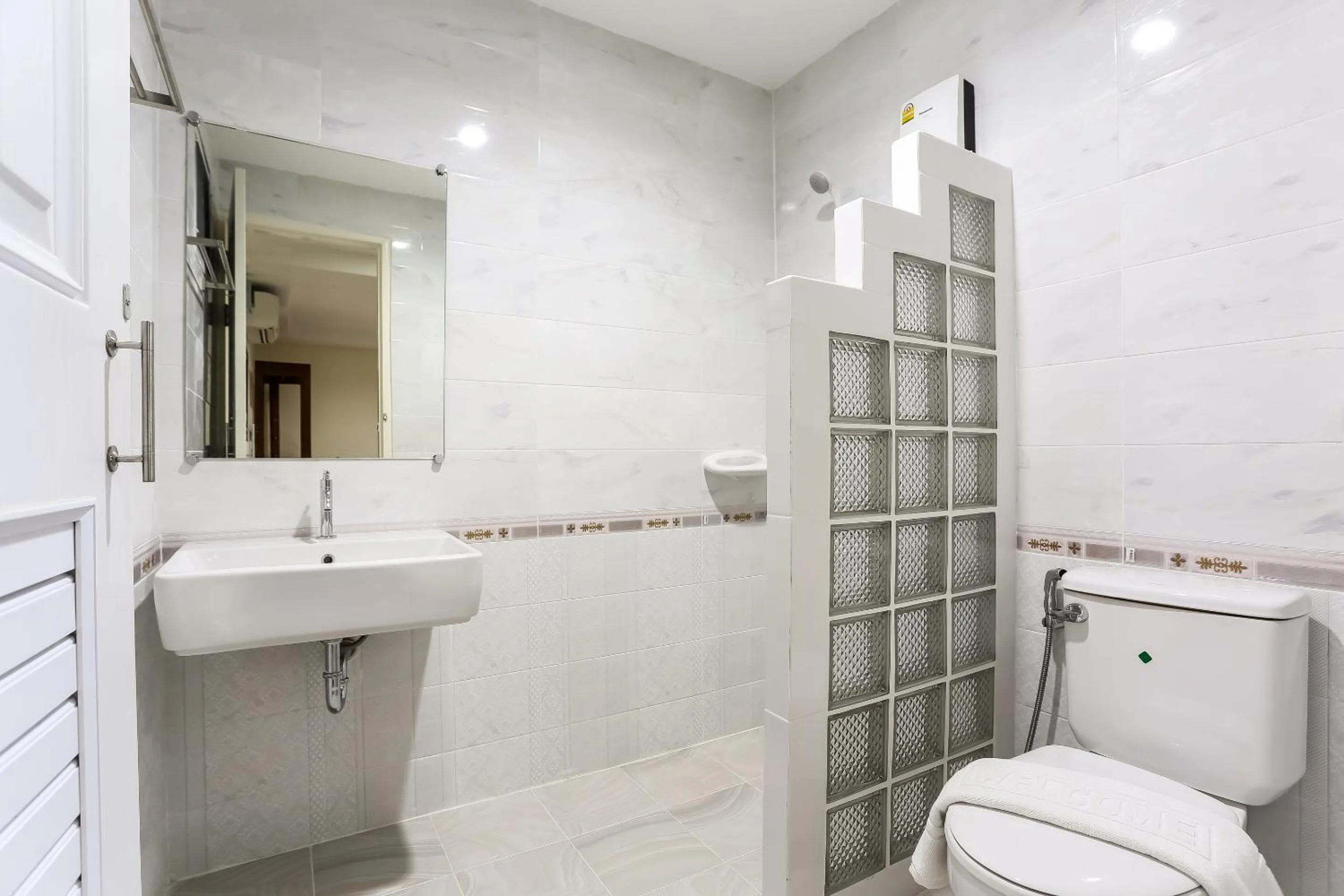 Bathroom in Canary House Rachawong คานารี่ เฮ้าส์ ราชวงศ์