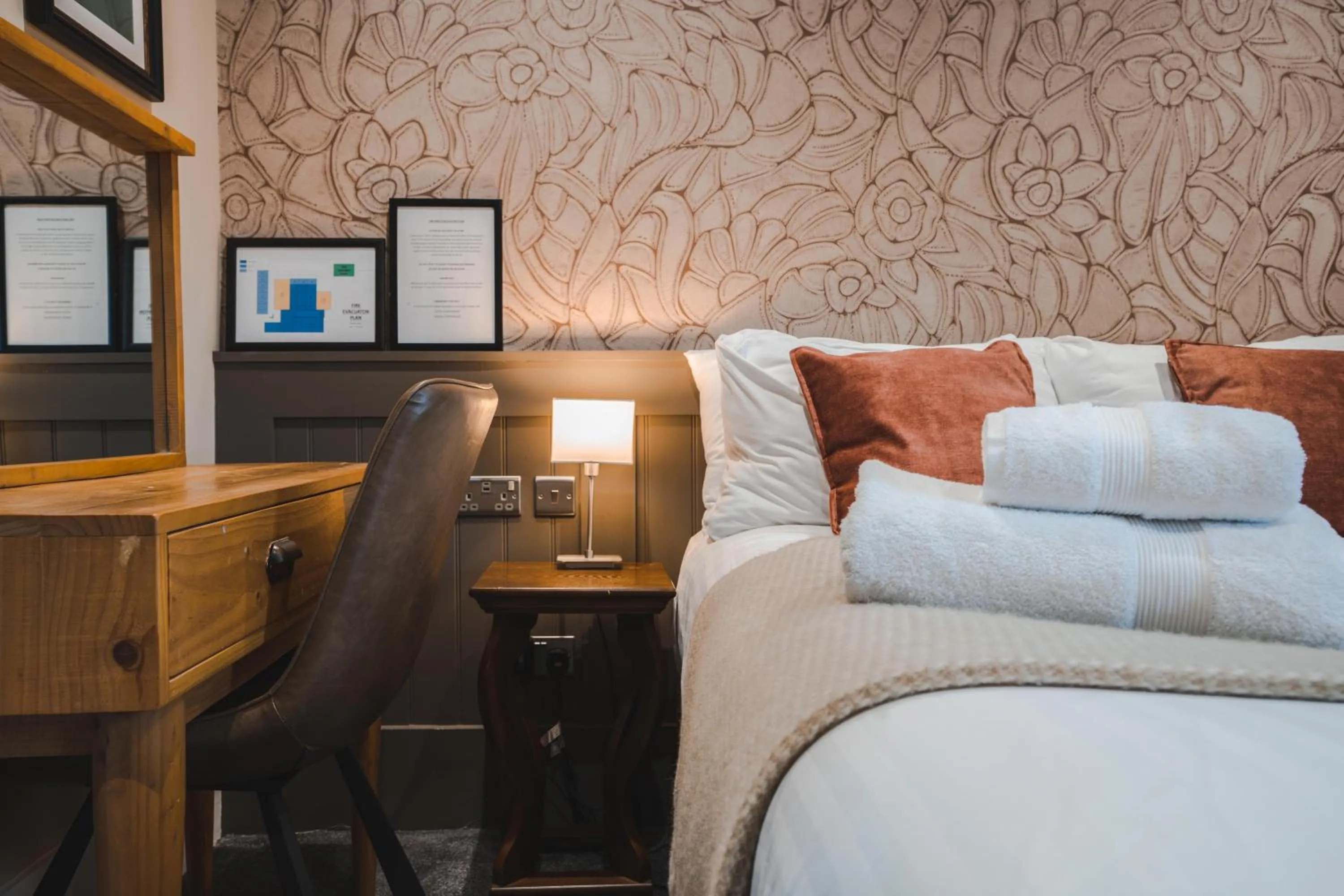 Bedroom, Bed in Harper's Steakhouse with Rooms, Southampton Swanwick Marina