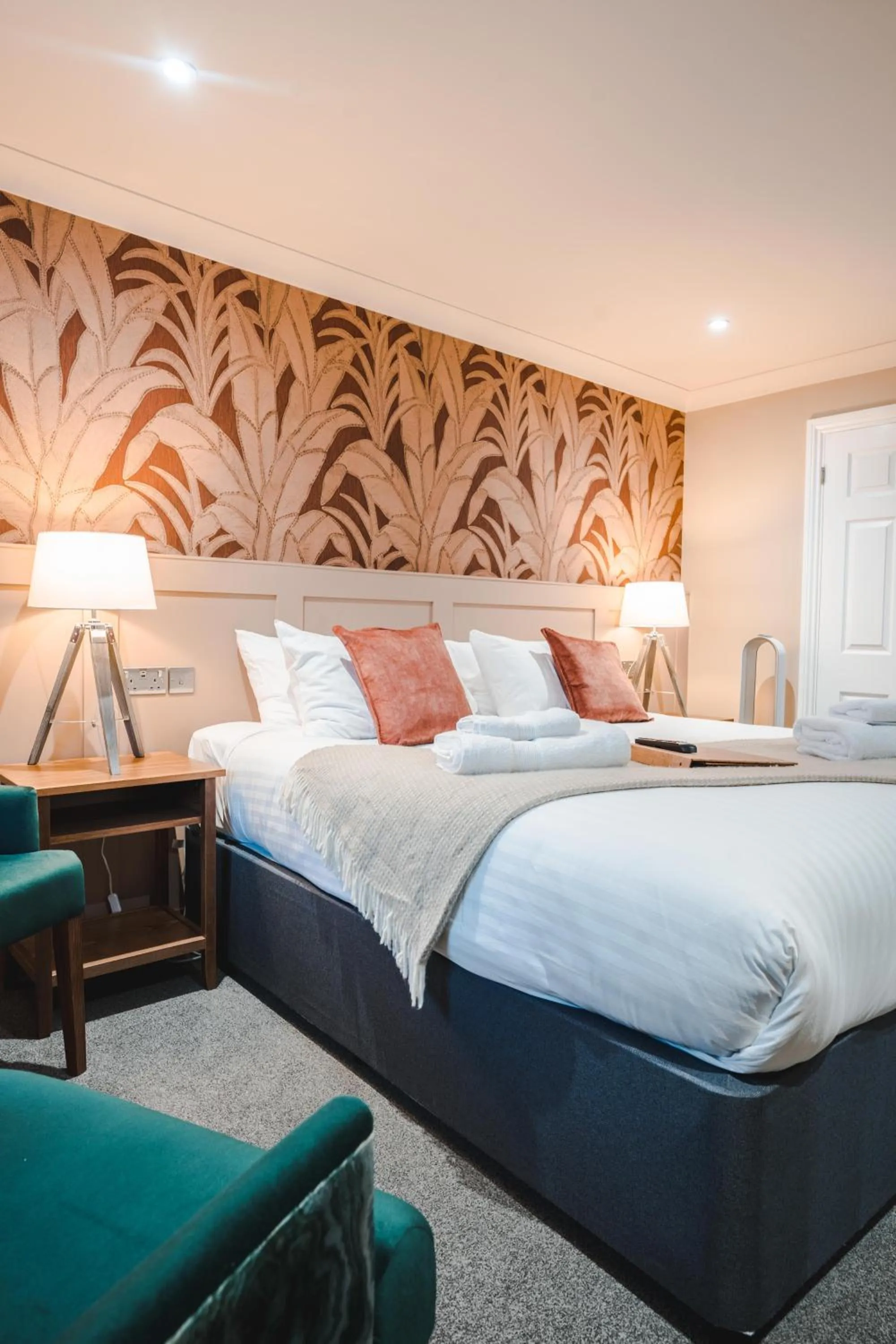 Bedroom, Bed in Harper's Steakhouse with Rooms, Southampton Swanwick Marina
