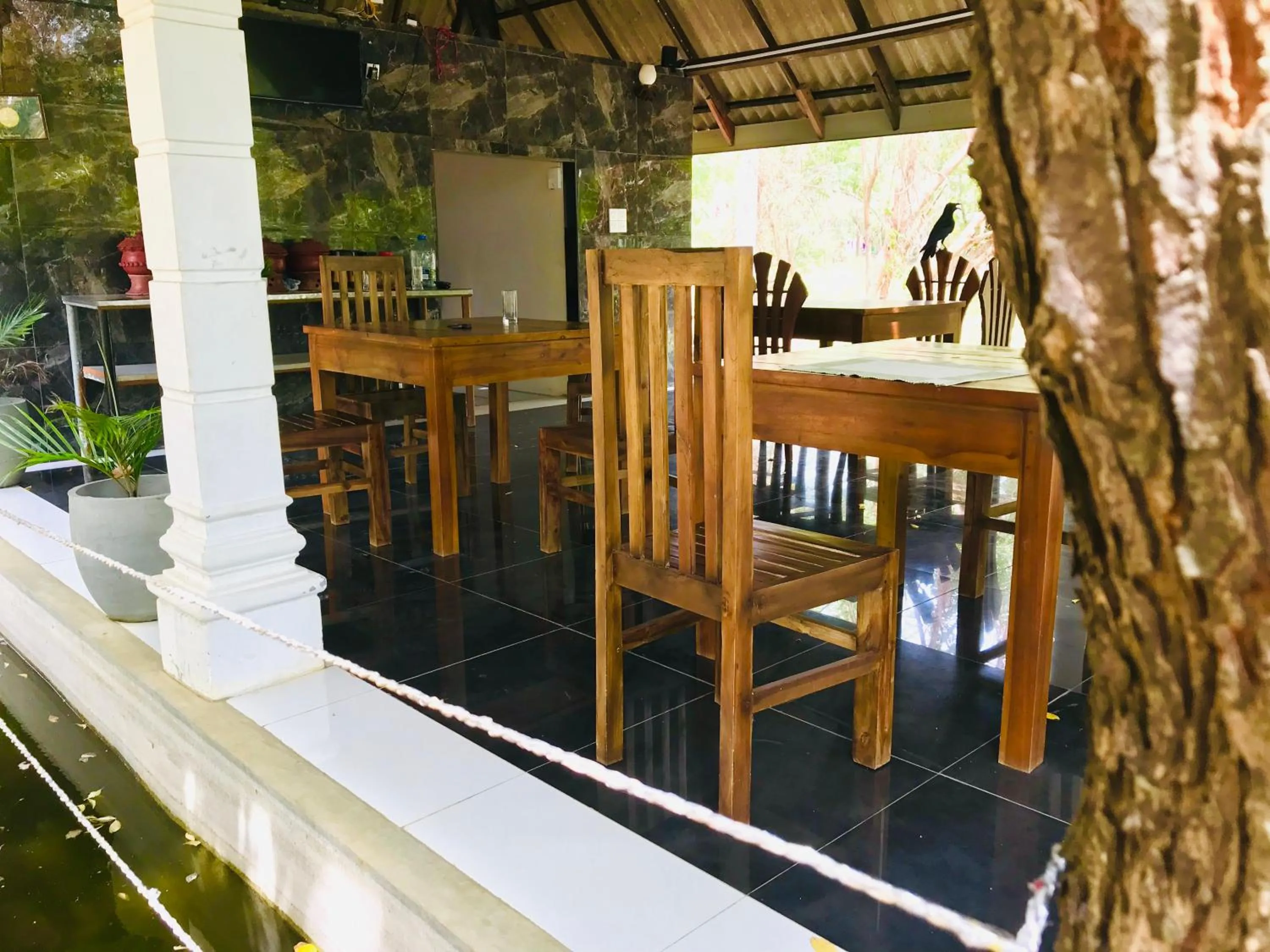 Restaurant/places to eat in Bangalawa Resort