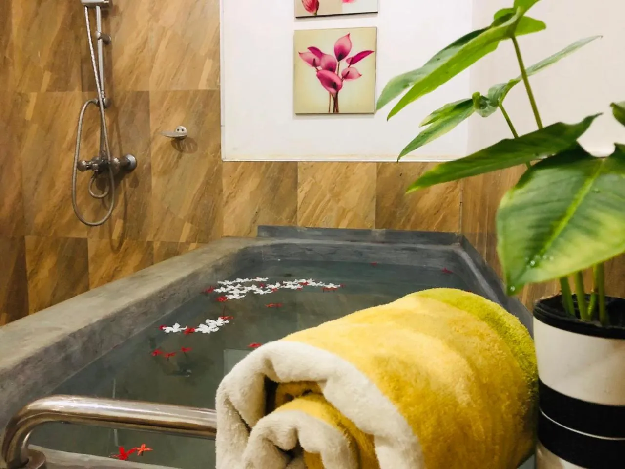 Bed in Bangalawa Resort