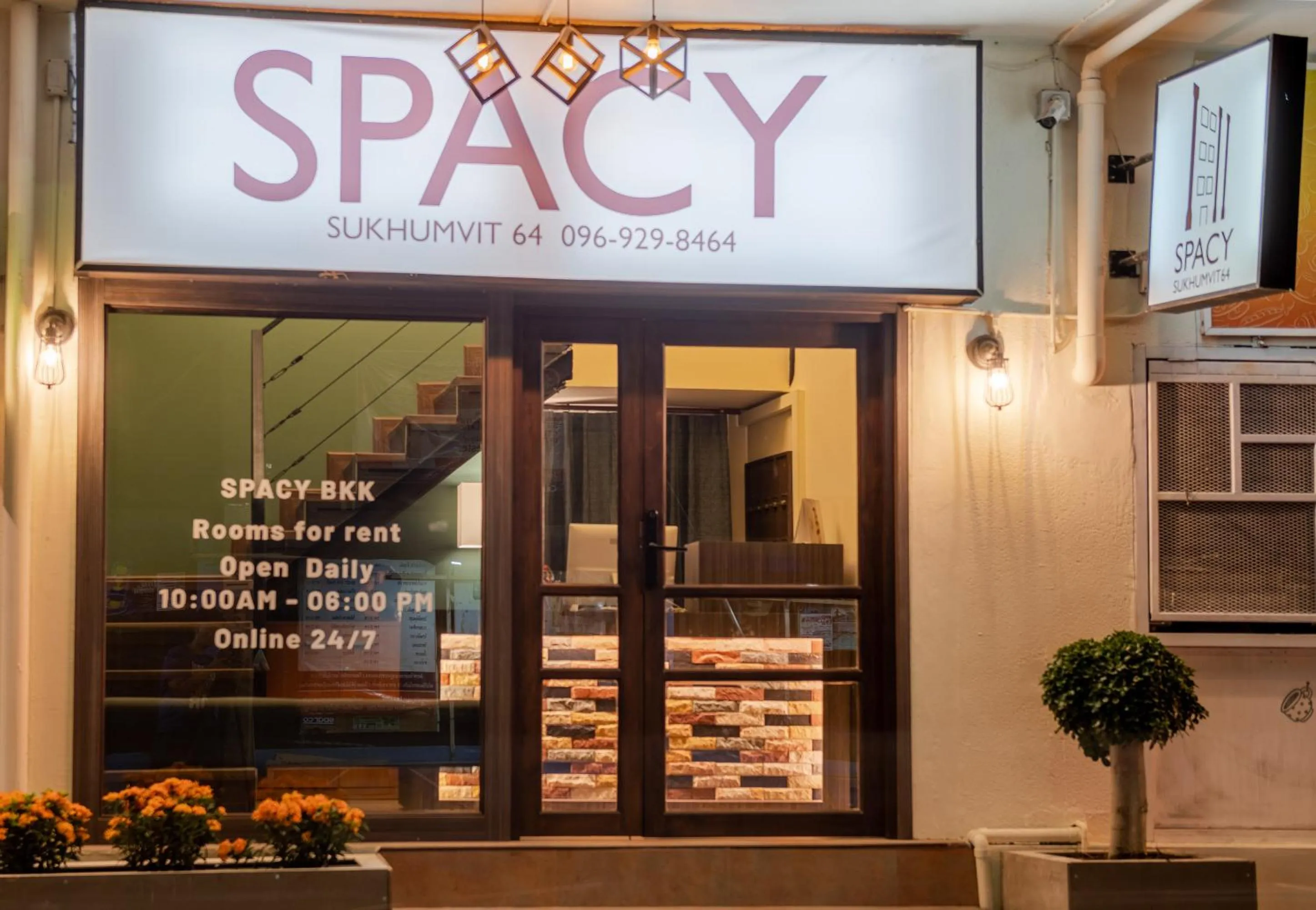 Facade/entrance in Spacy BKK
