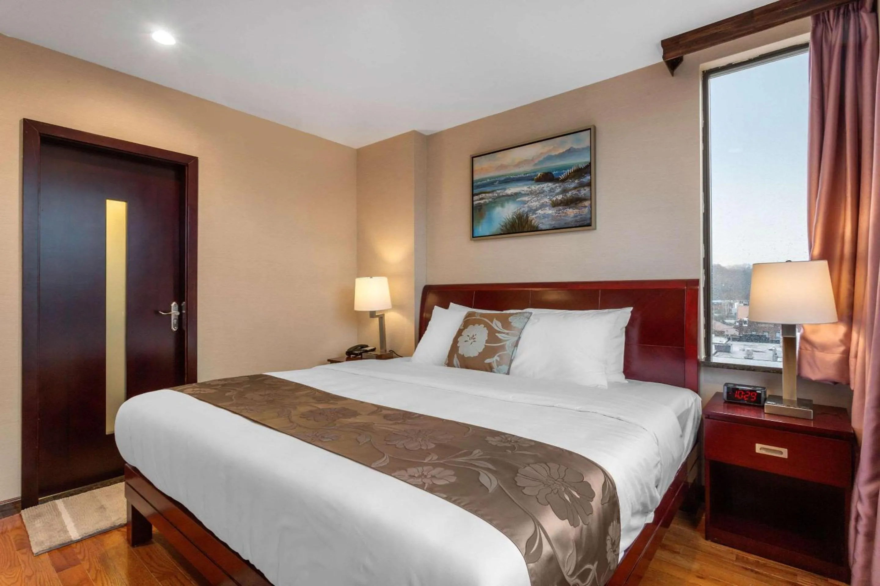 Photo of the whole room, Bed in The L Hotel