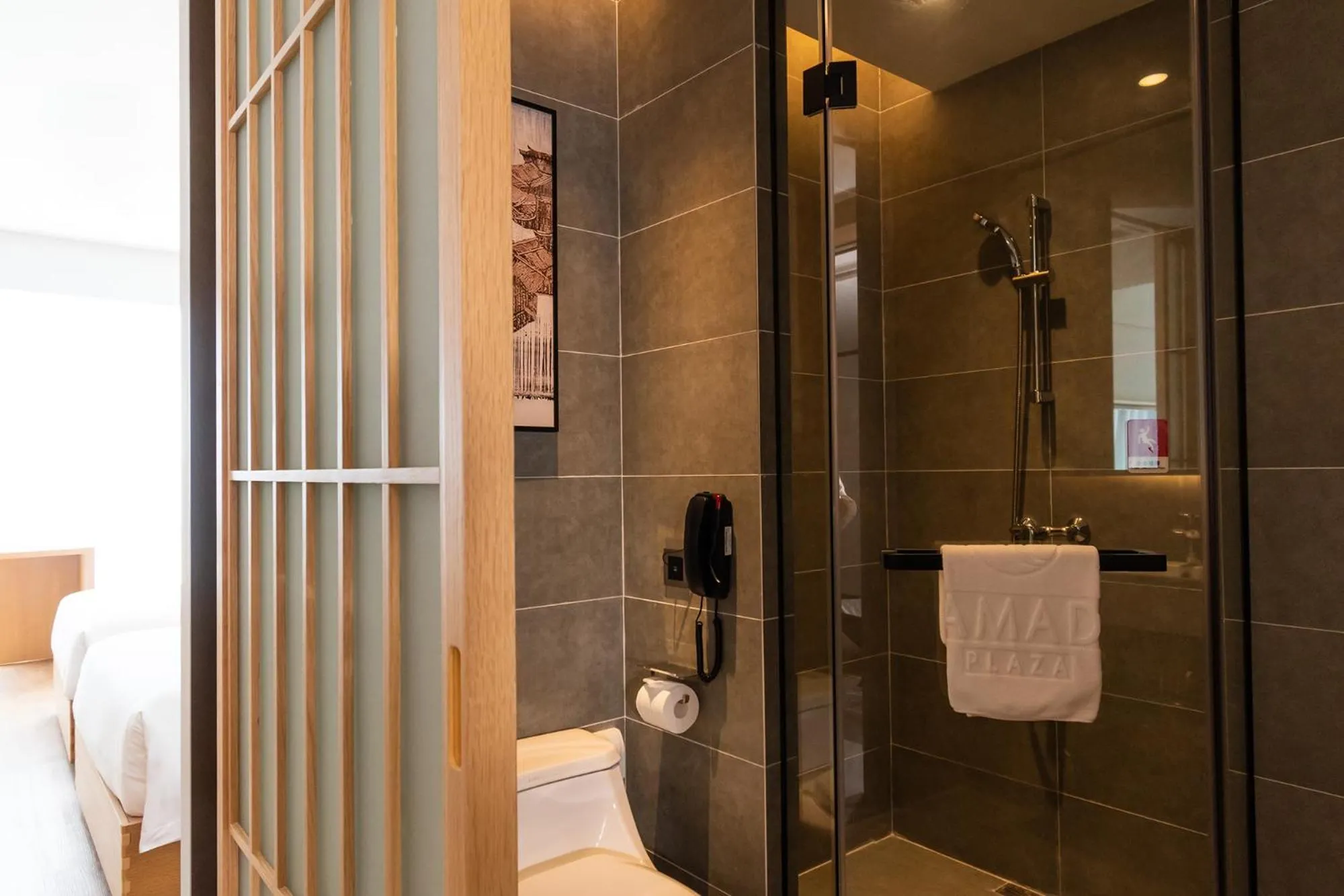 Bathroom in Ramada Plaza Wyndham Wenzhou Cangnan