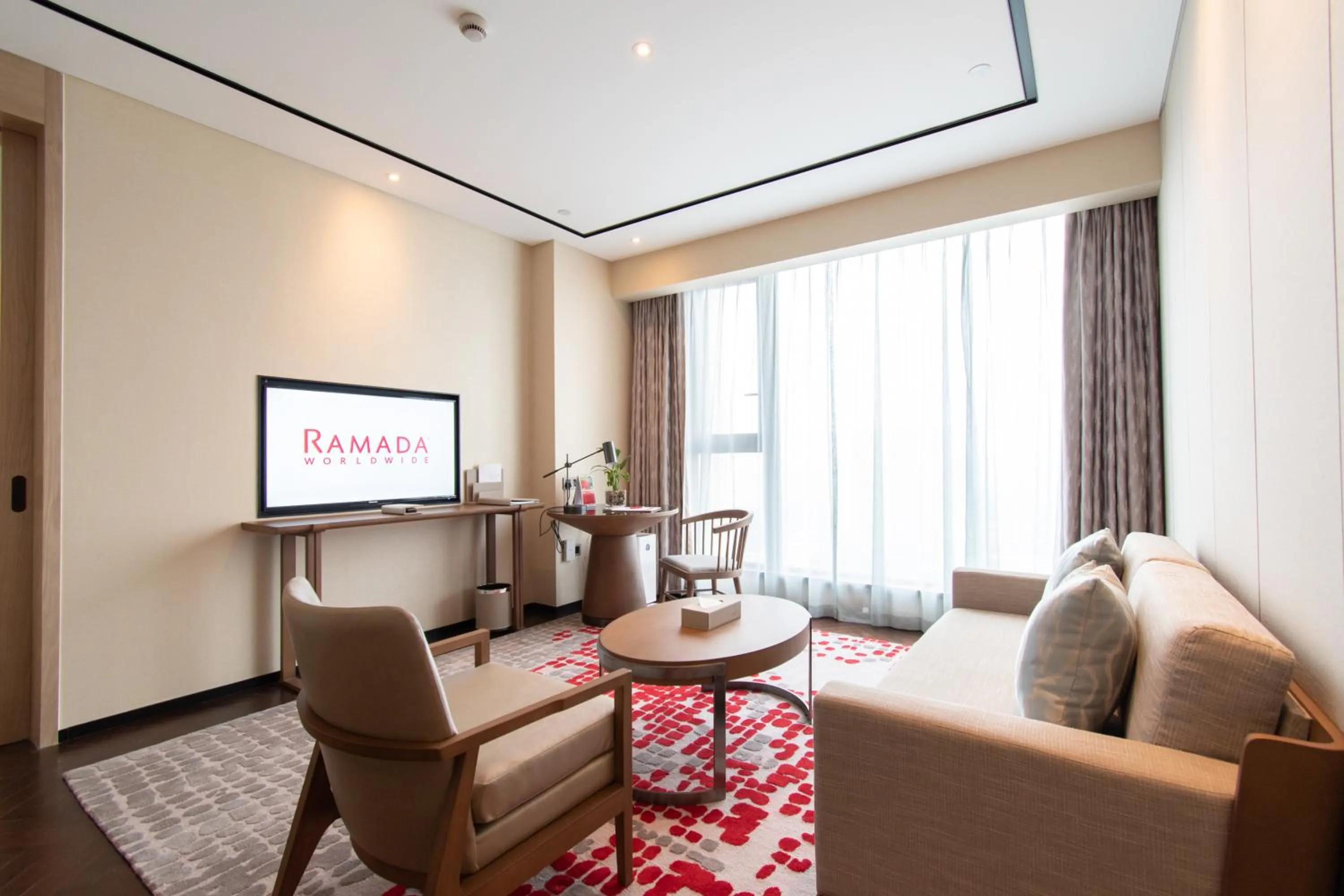 Living room in Ramada Plaza Wyndham Wenzhou Cangnan