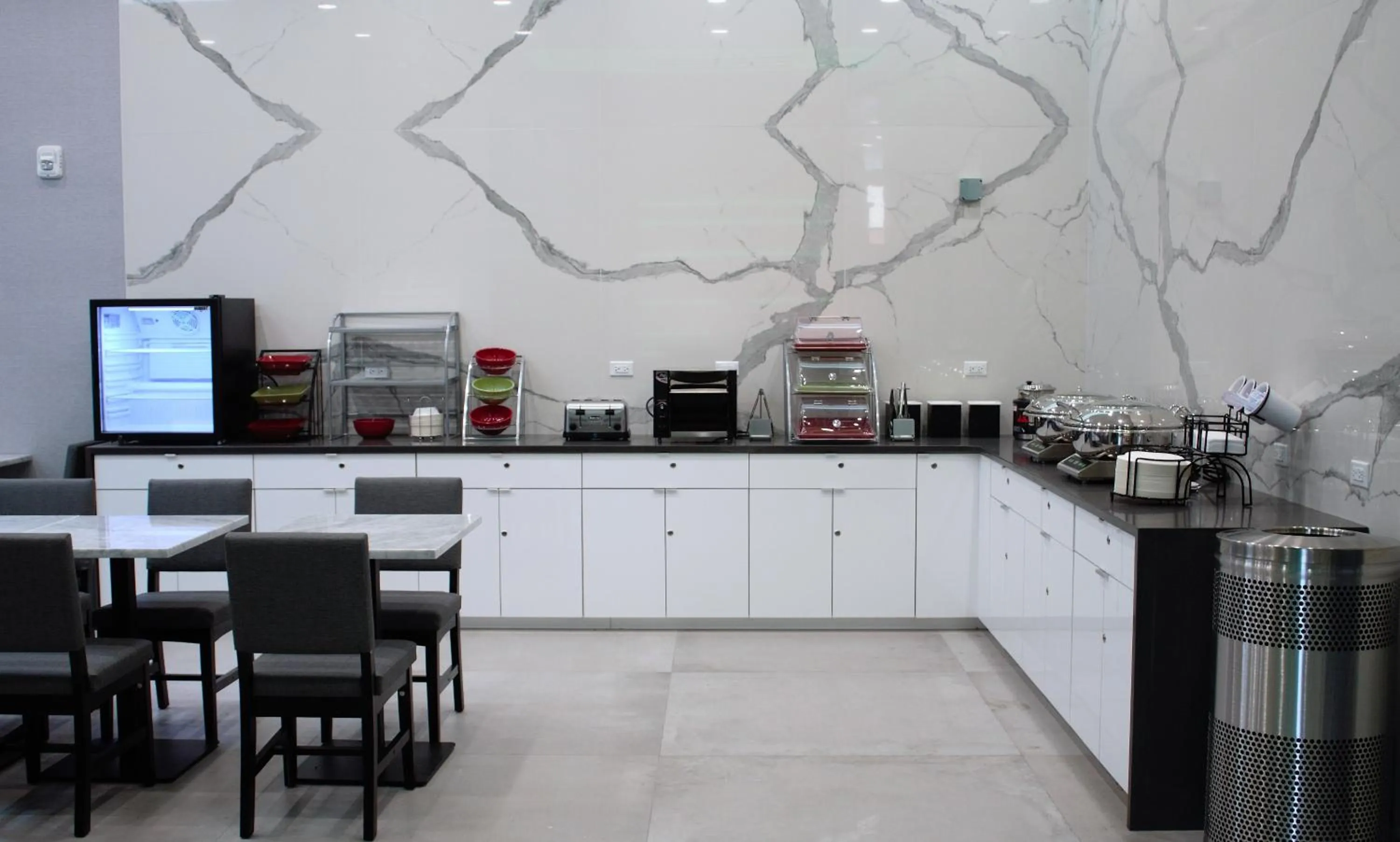 Buffet breakfast in Wingate by Wyndham Long Island City