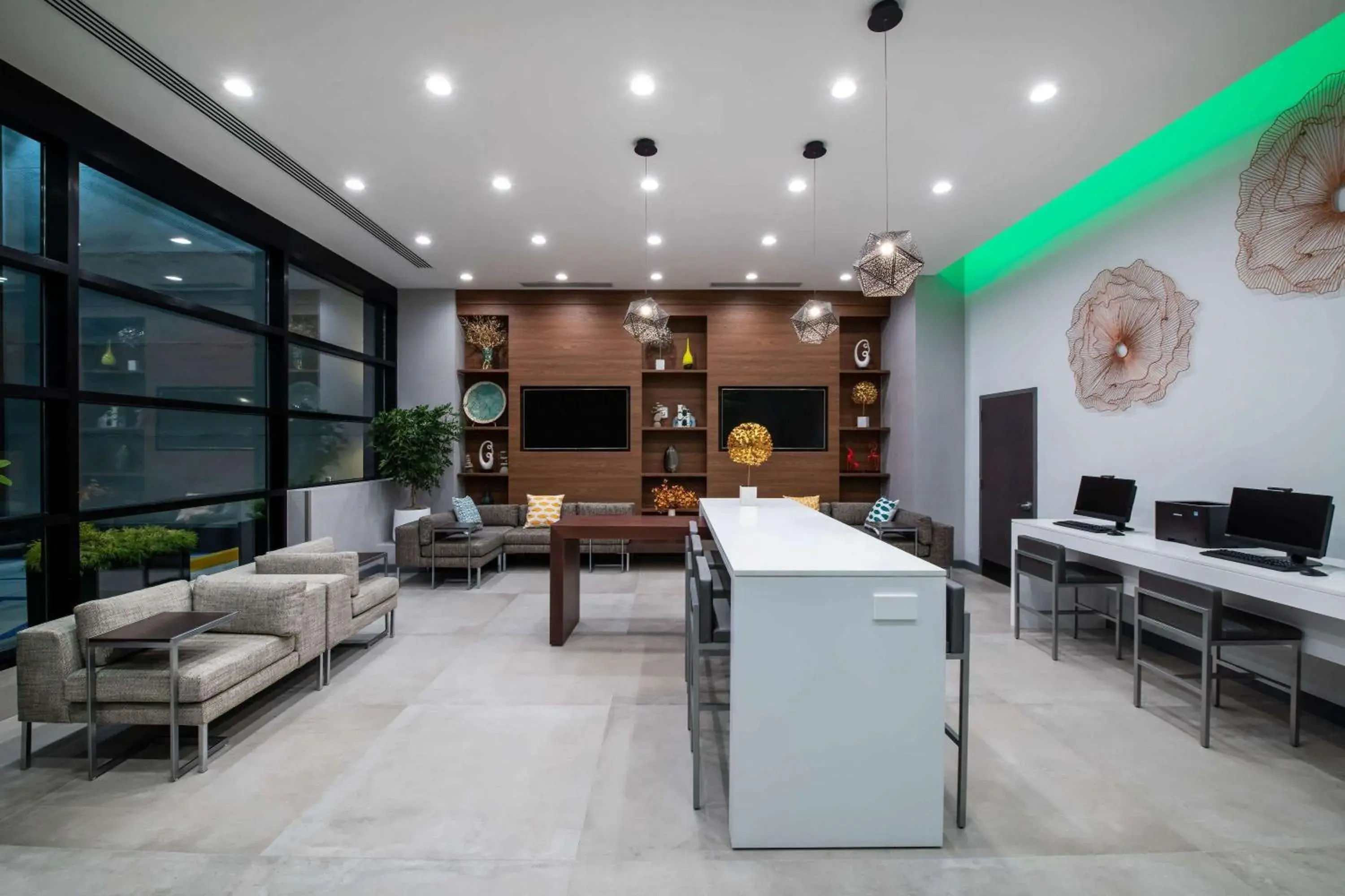 Lobby or reception in Wingate by Wyndham Long Island City Lobby or reception in Wingate by Wyndham Long Island City