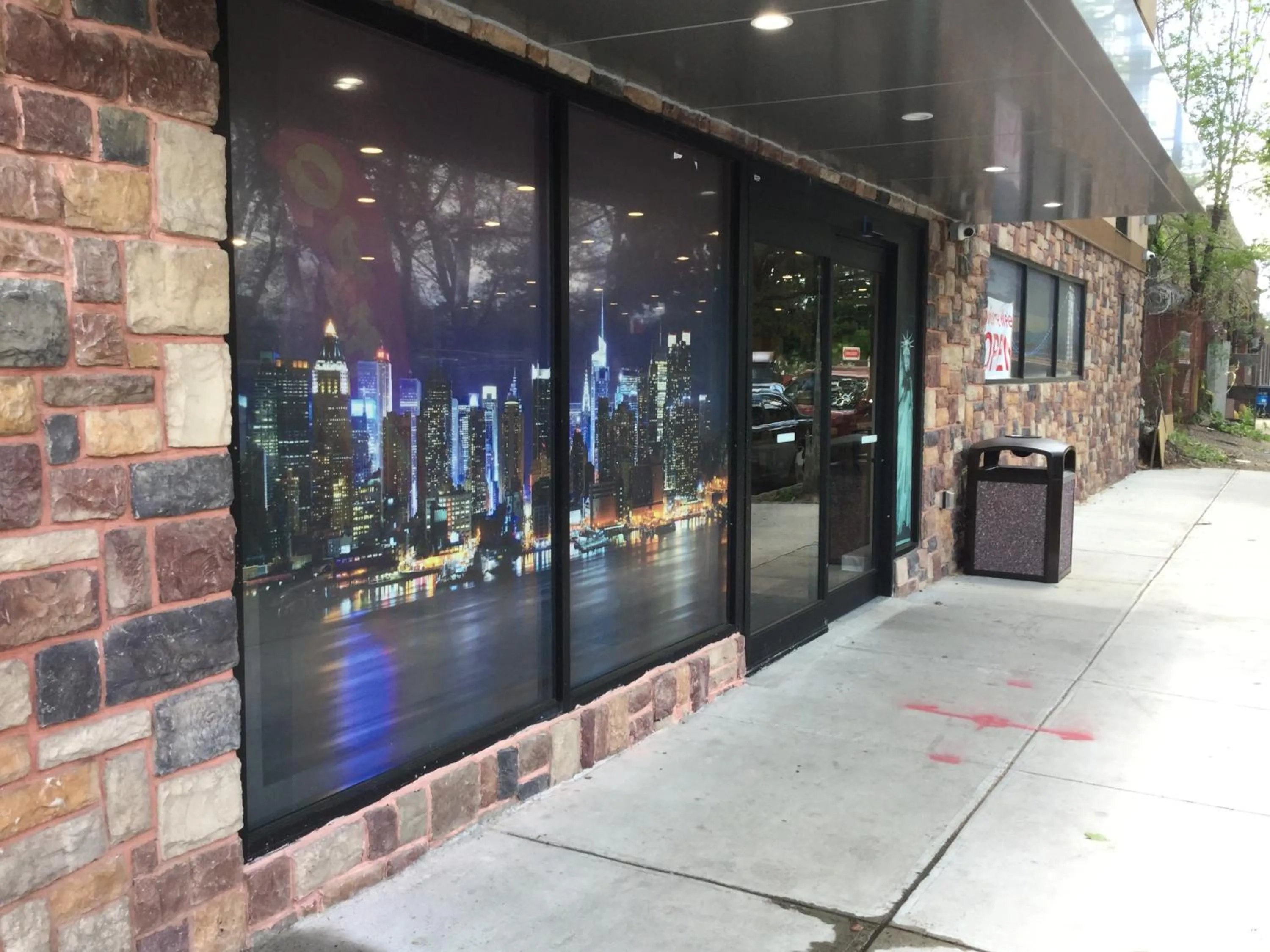 Facade/entrance in Ramada by Wyndham Bronx Terminal