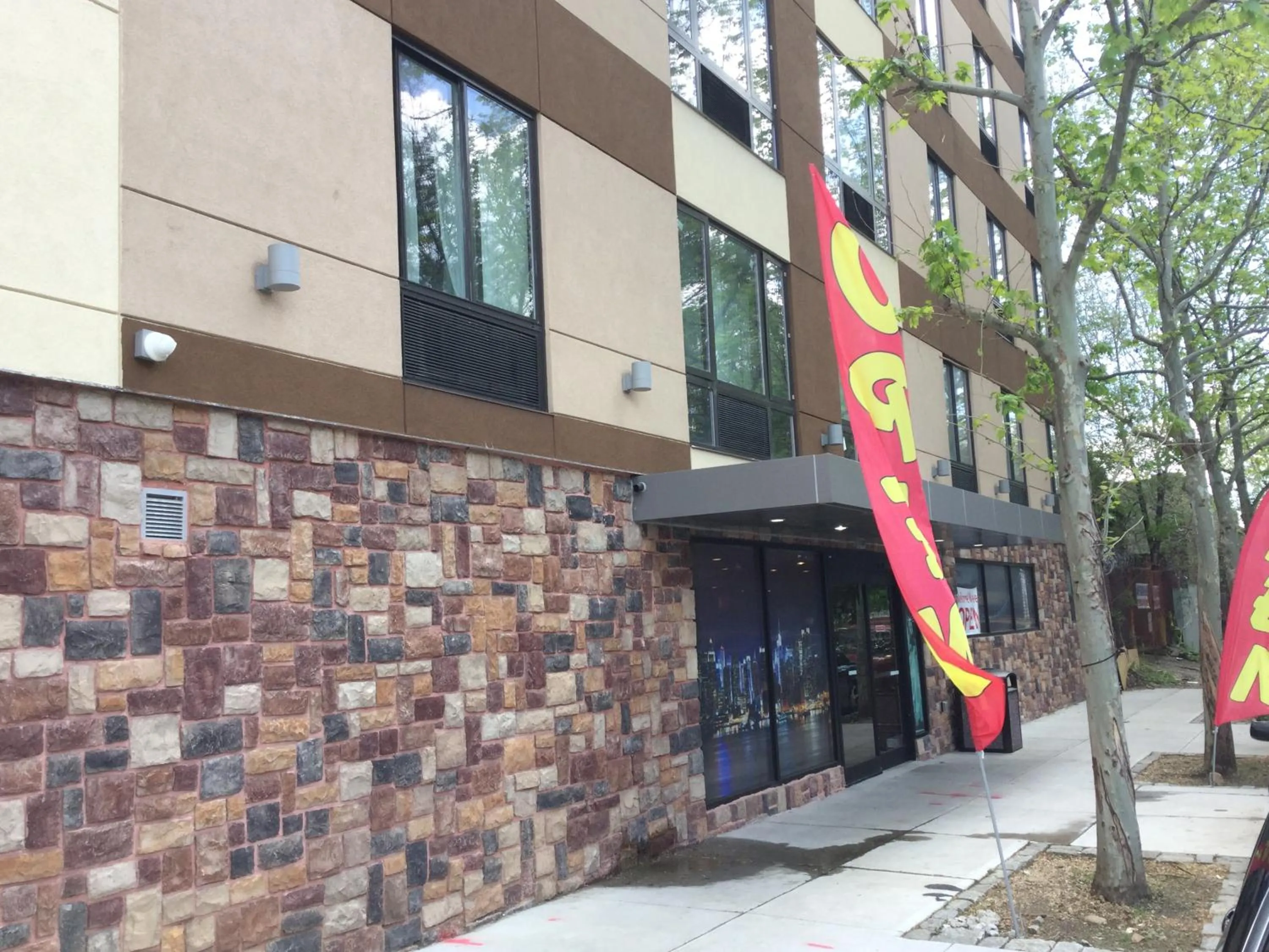 Property building in Ramada by Wyndham Bronx Terminal