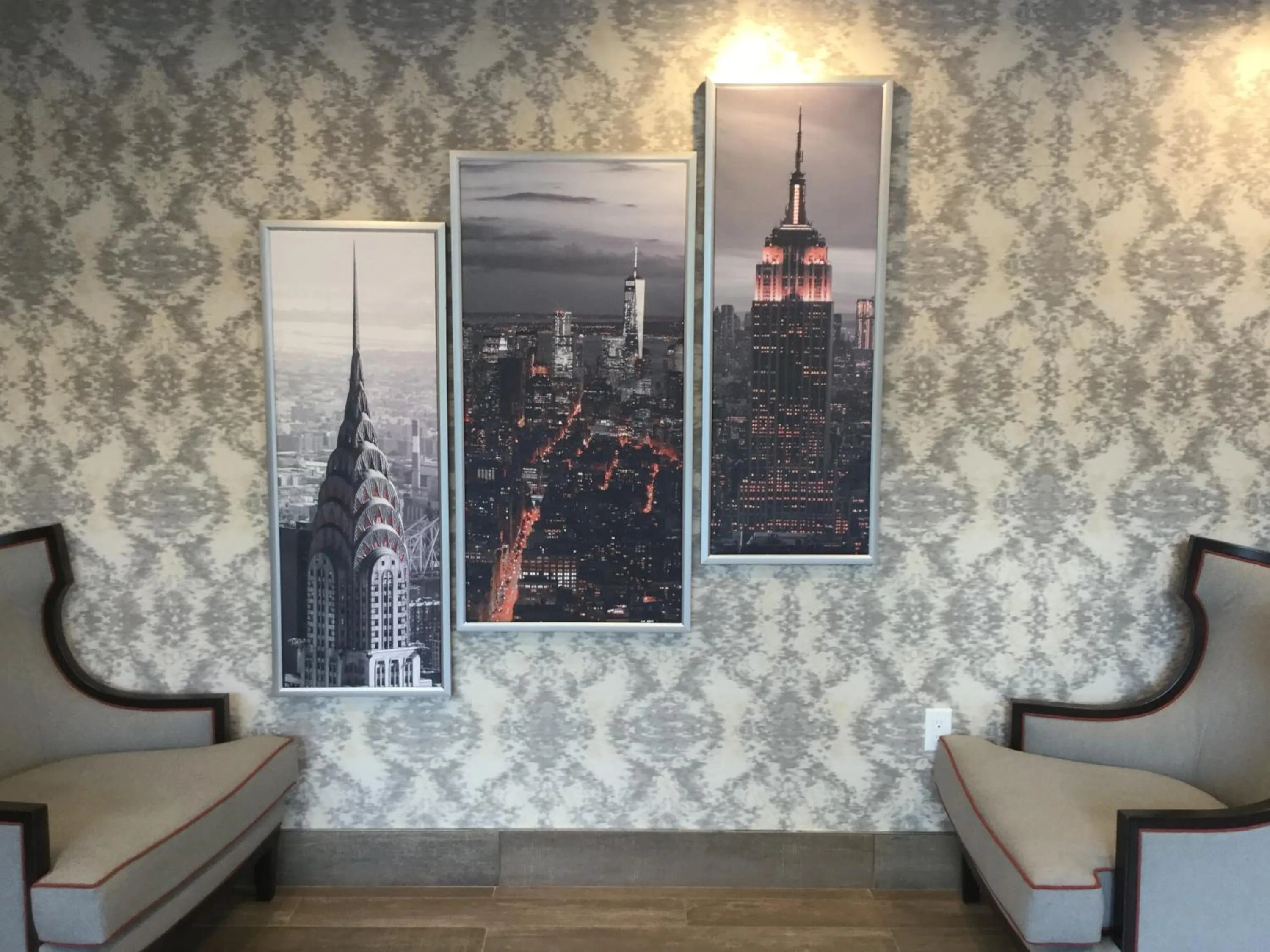 Seating area in Ramada by Wyndham Bronx Terminal