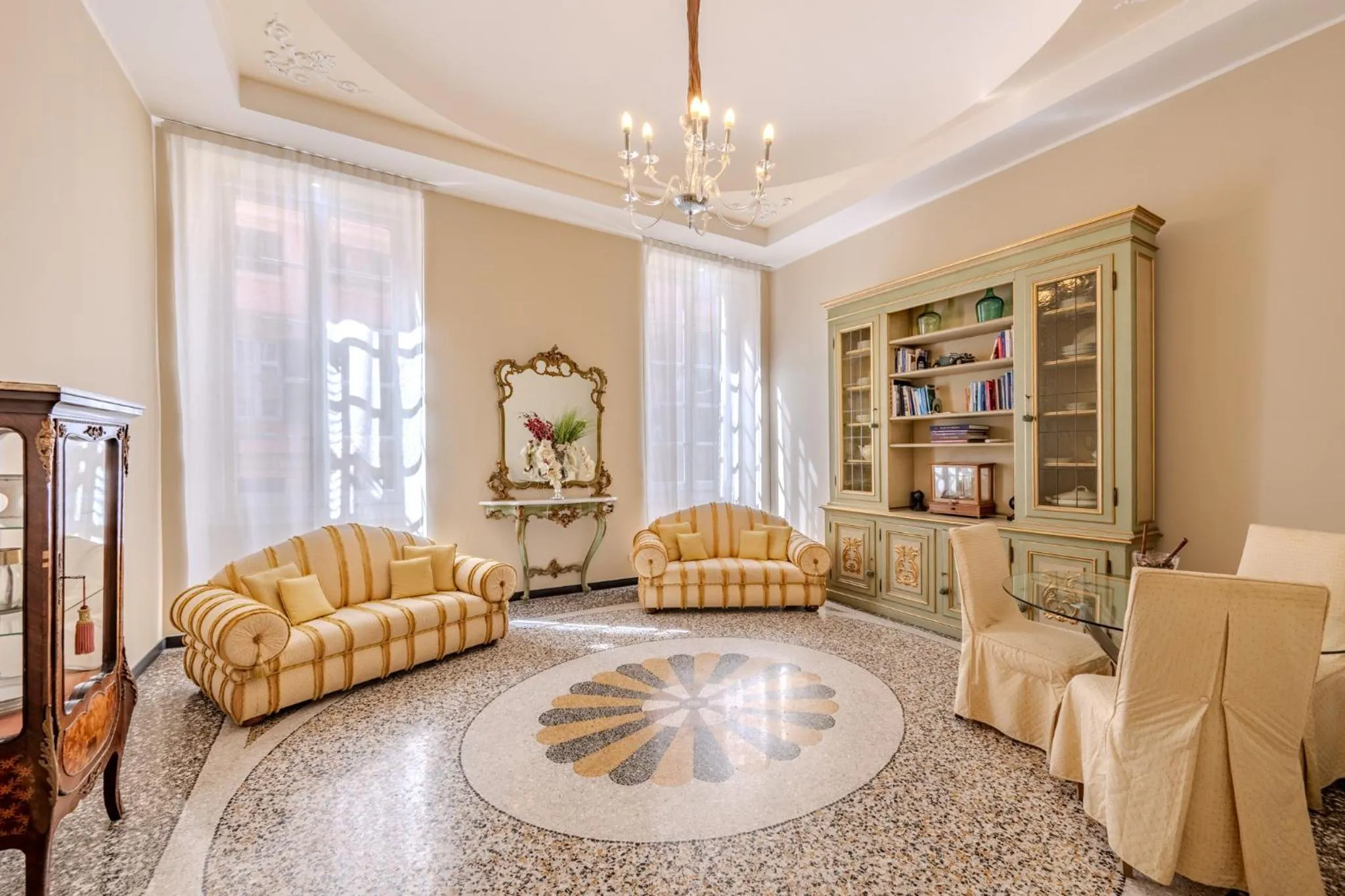 Communal lounge/ TV room in Hotel Nuovo Nord