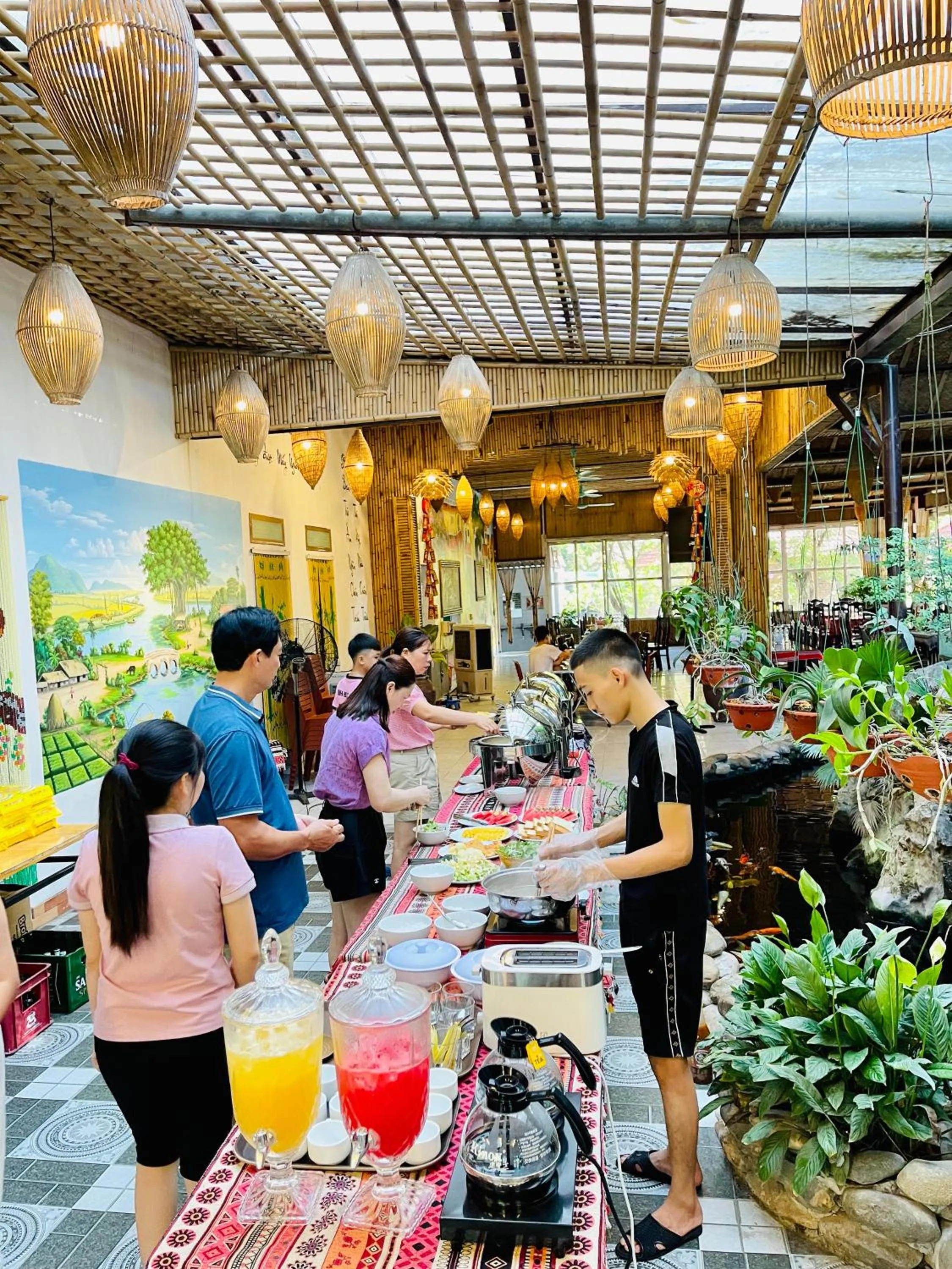 Restaurant/places to eat in Trang An Lotus Lake Homestay