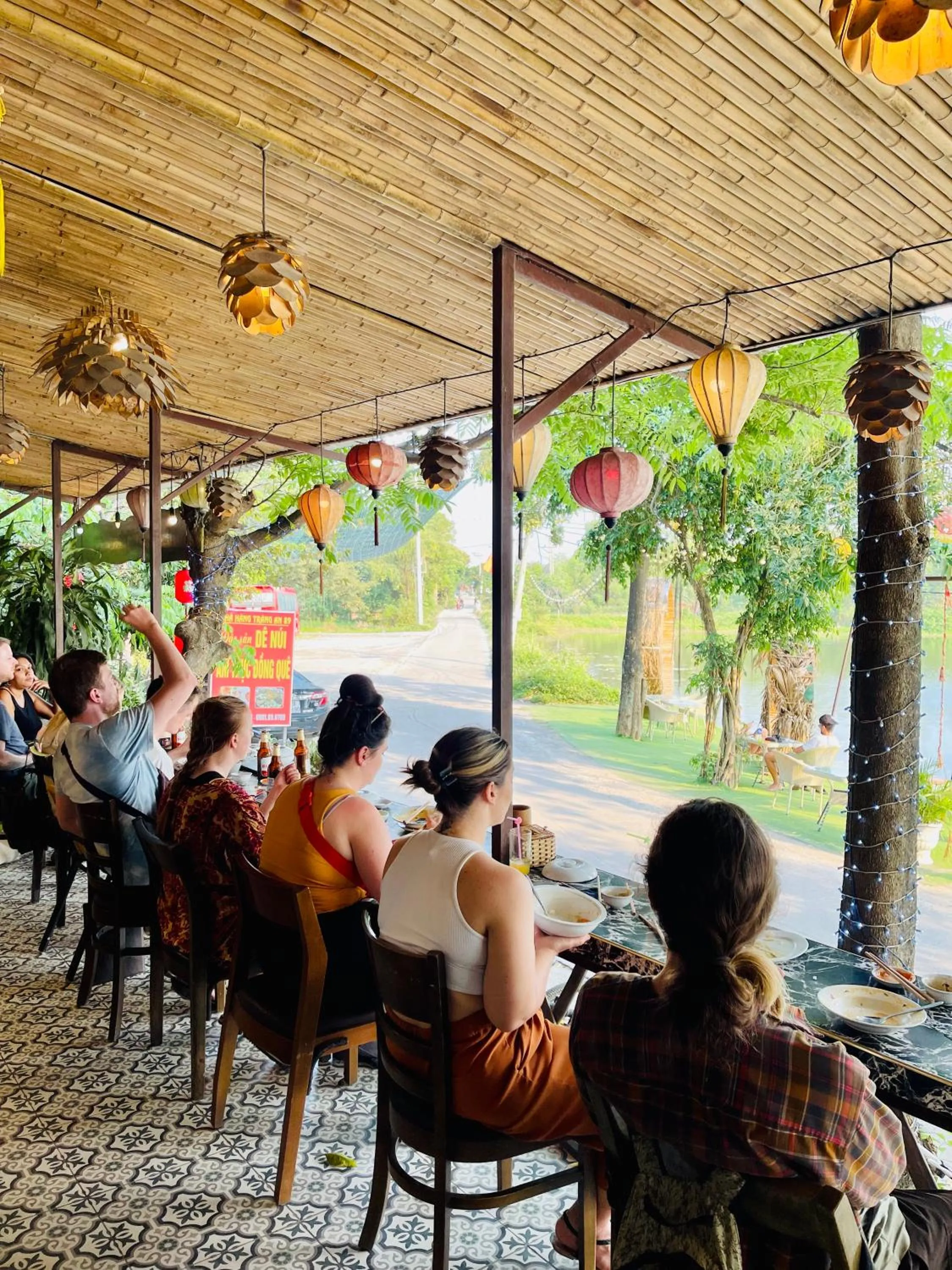 Restaurant/places to eat in Trang An Lotus Lake Homestay