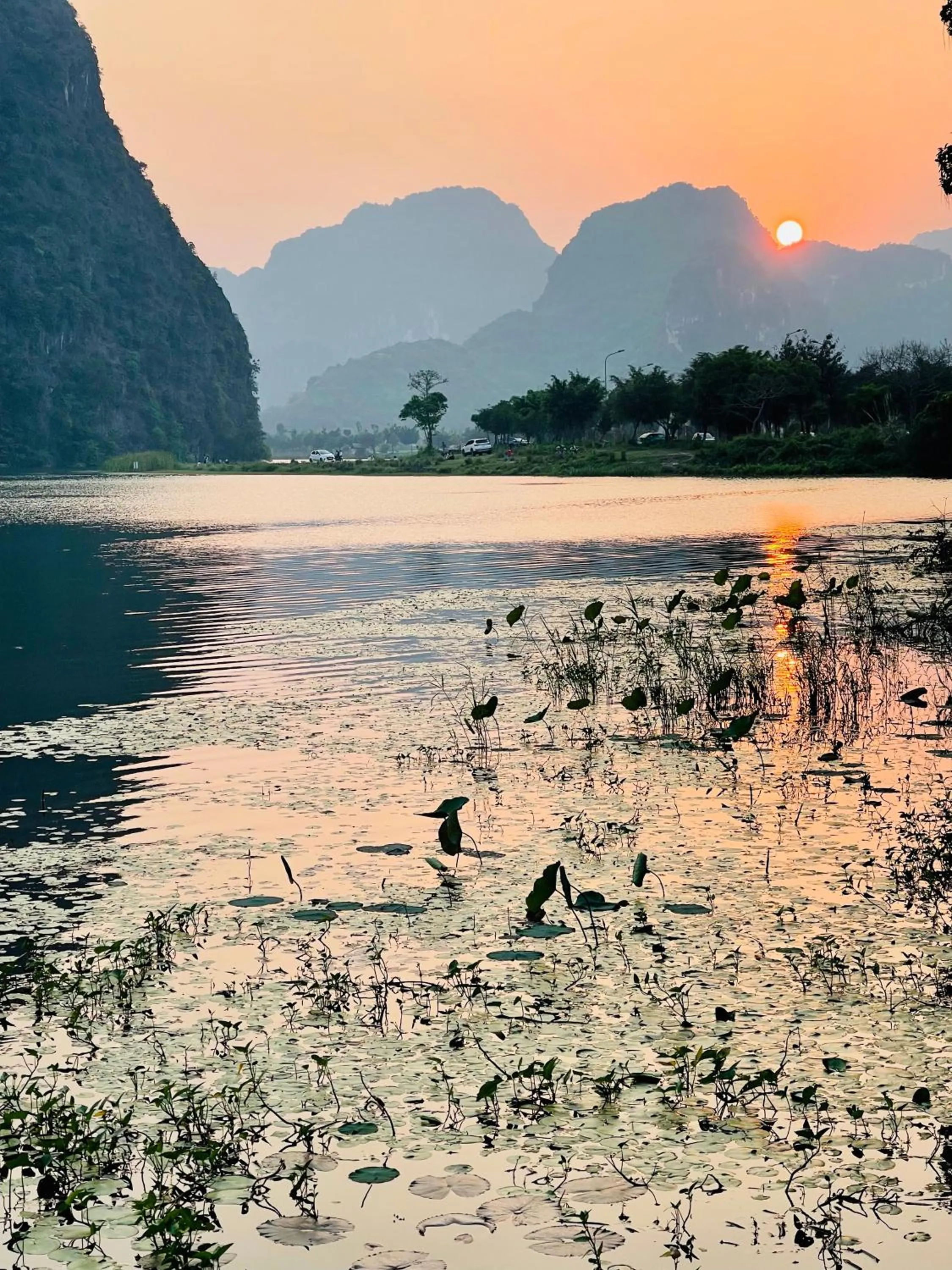 Lake view in Trang An Lotus Lake Homestay