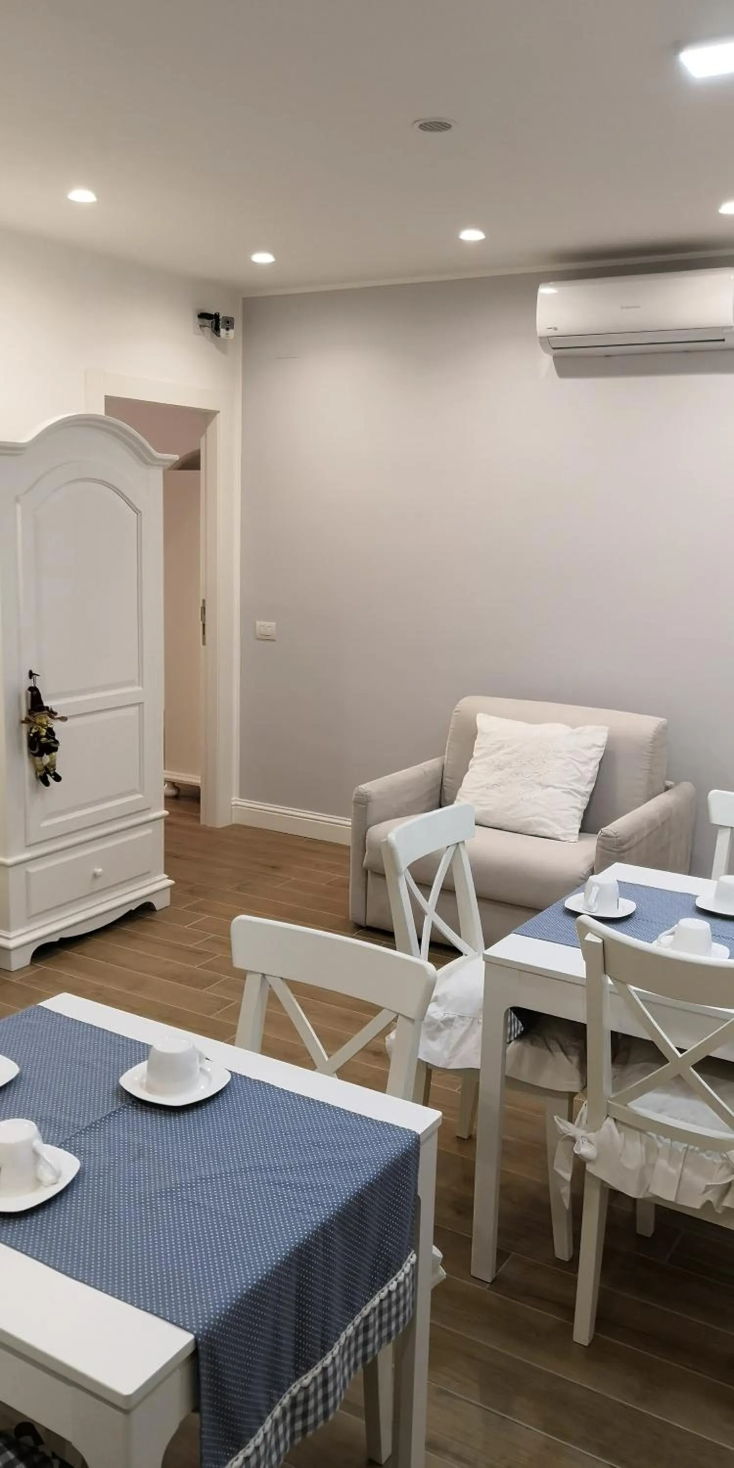 Seating area in B&B Coffee and City Pompei