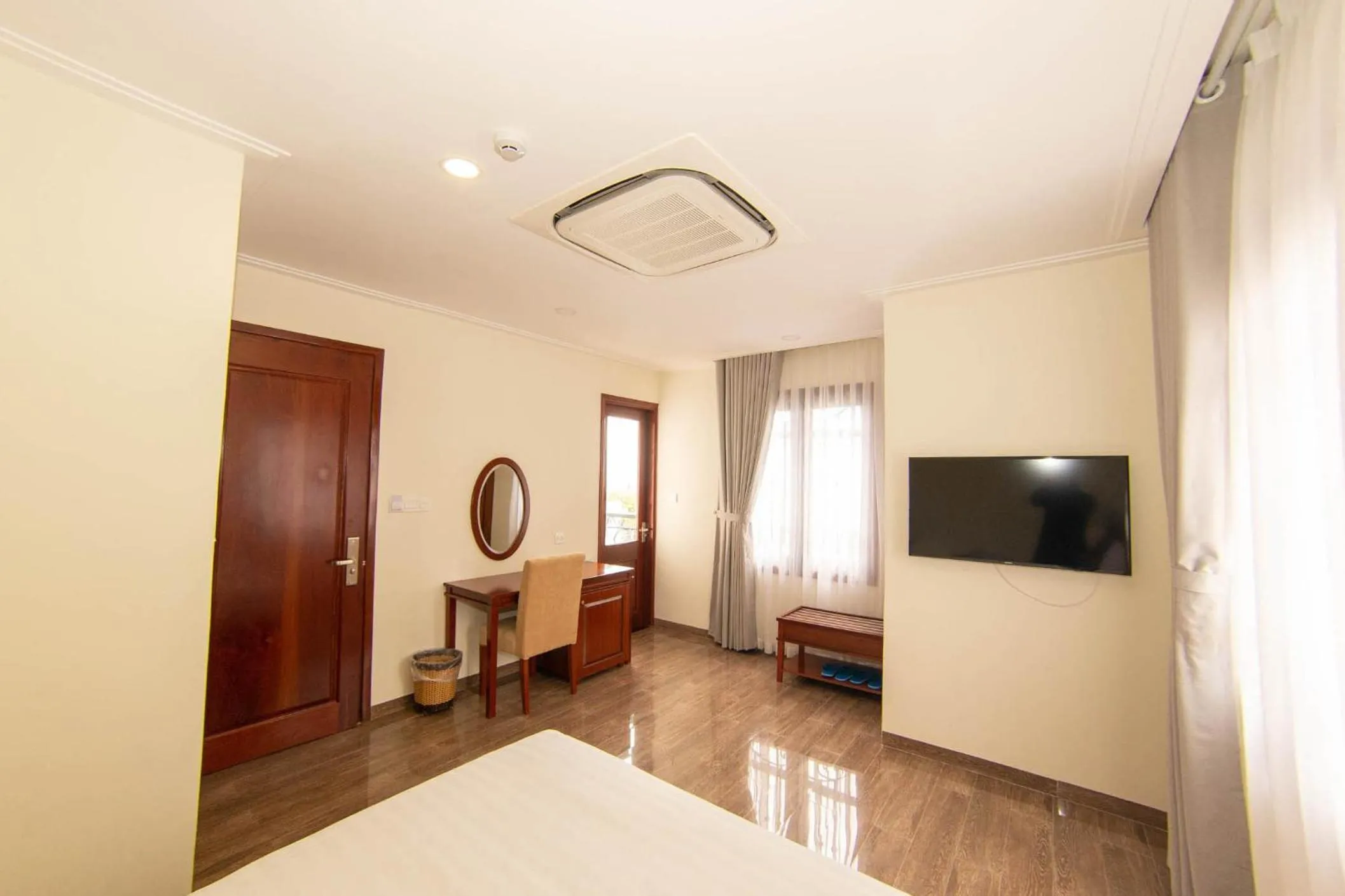 TV and multimedia, Bed in Trường Hải Hotel
