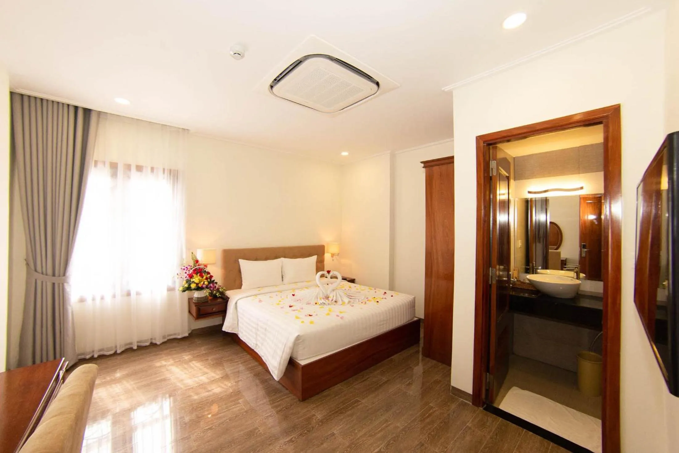 Photo of the whole room, Bed in Trường Hải Hotel