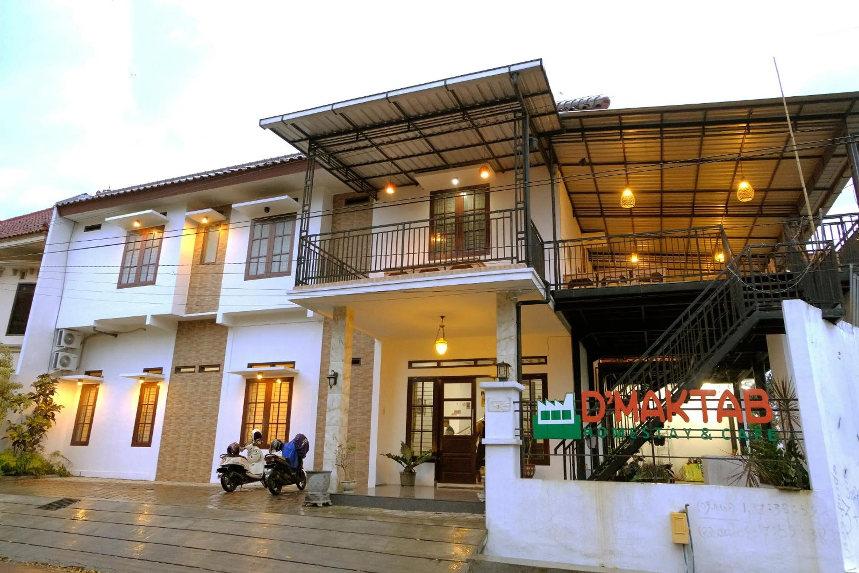 D Maktab Syariah Mitra RedDoorz Malang