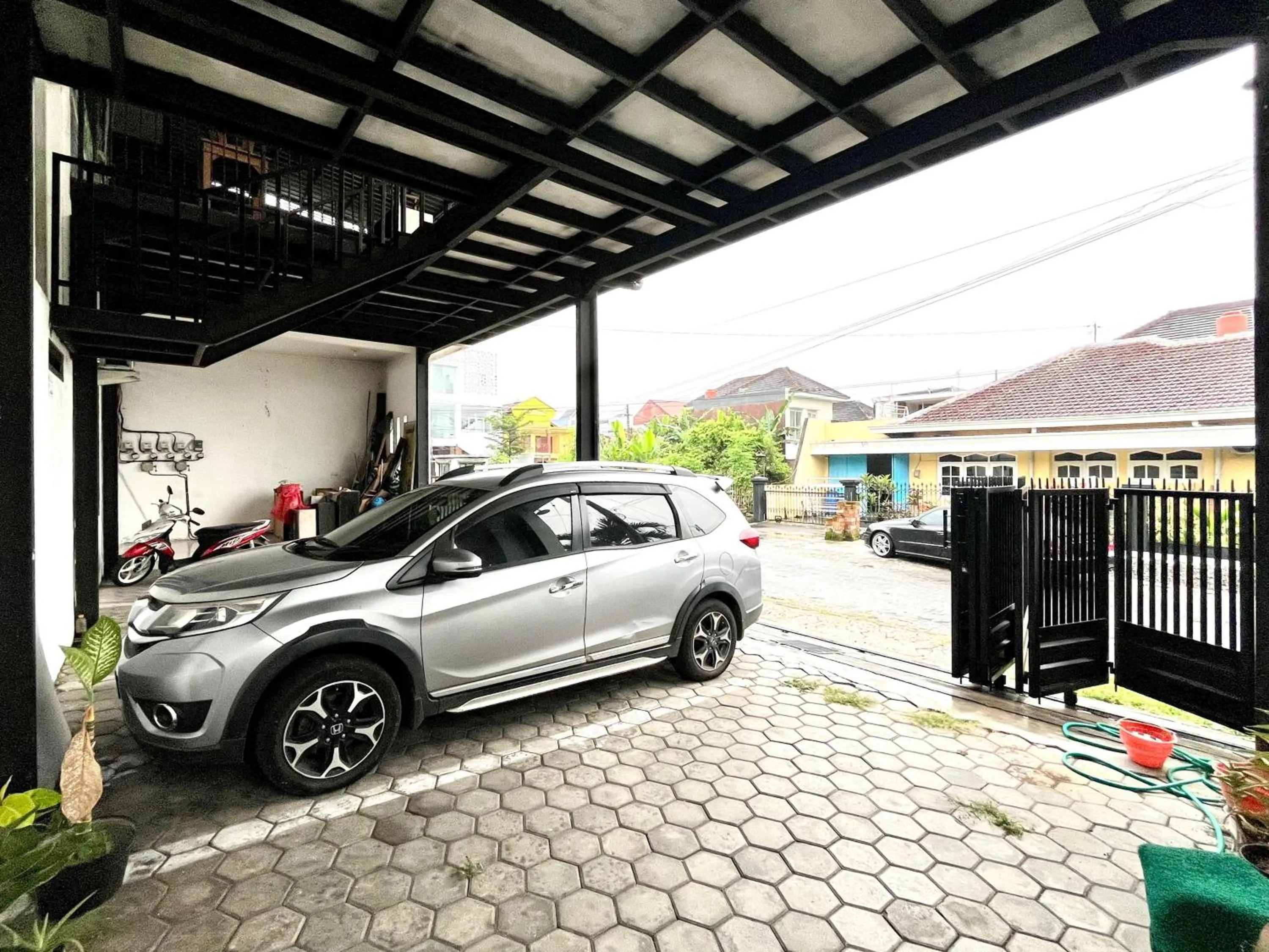 Parking in D Maktab Syariah Mitra RedDoorz Malang