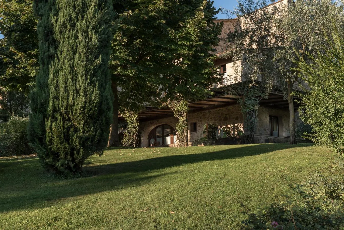 Property building in Borgo Al Cerro