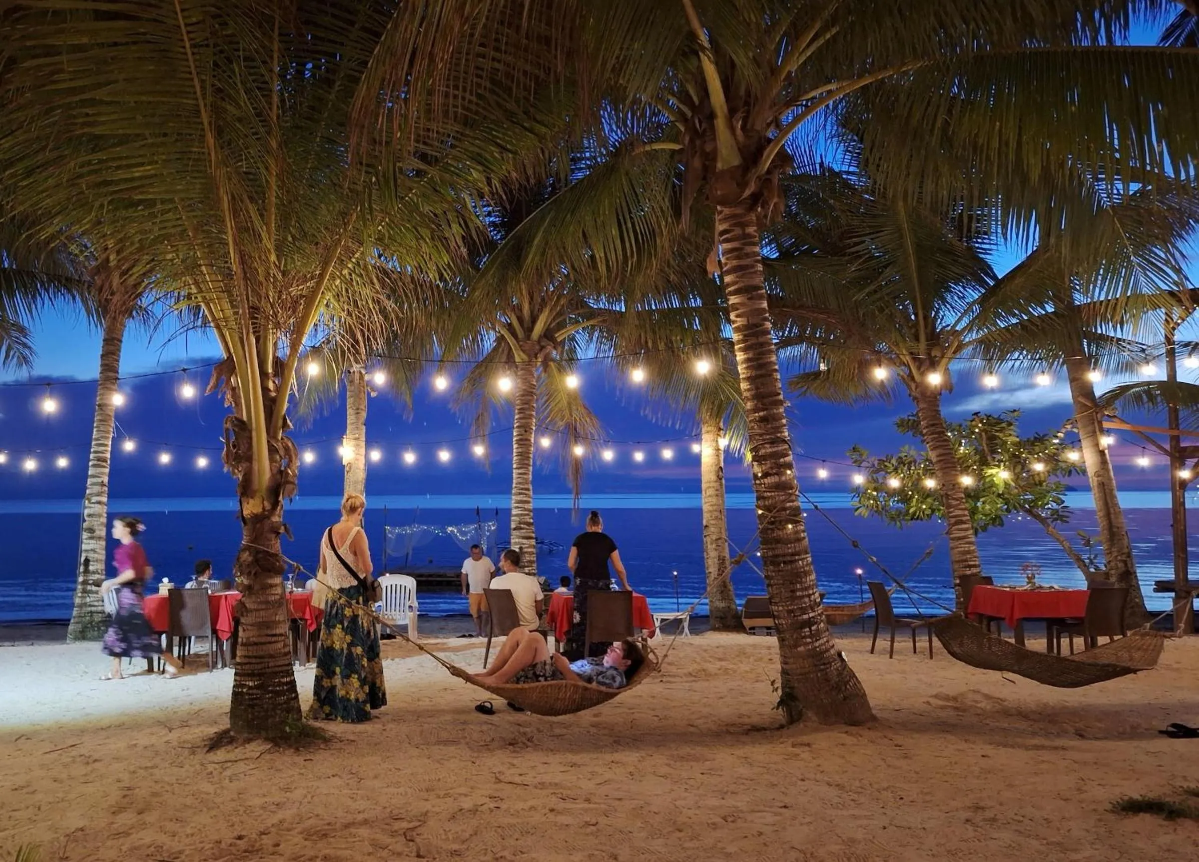 Restaurant/places to eat in White Villas Resort