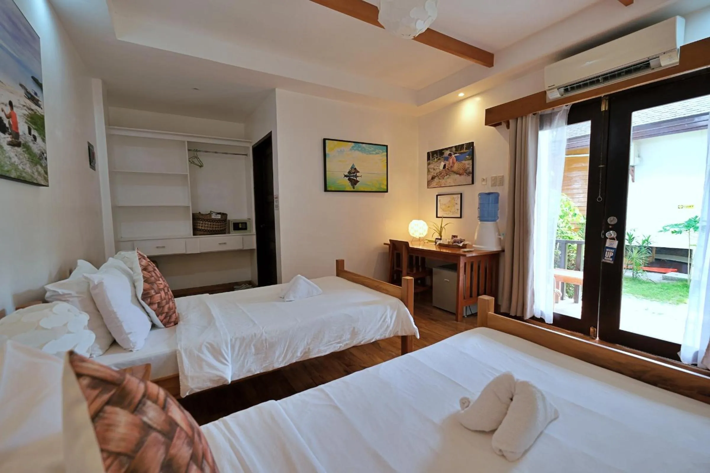 Bed in White Villas Resort