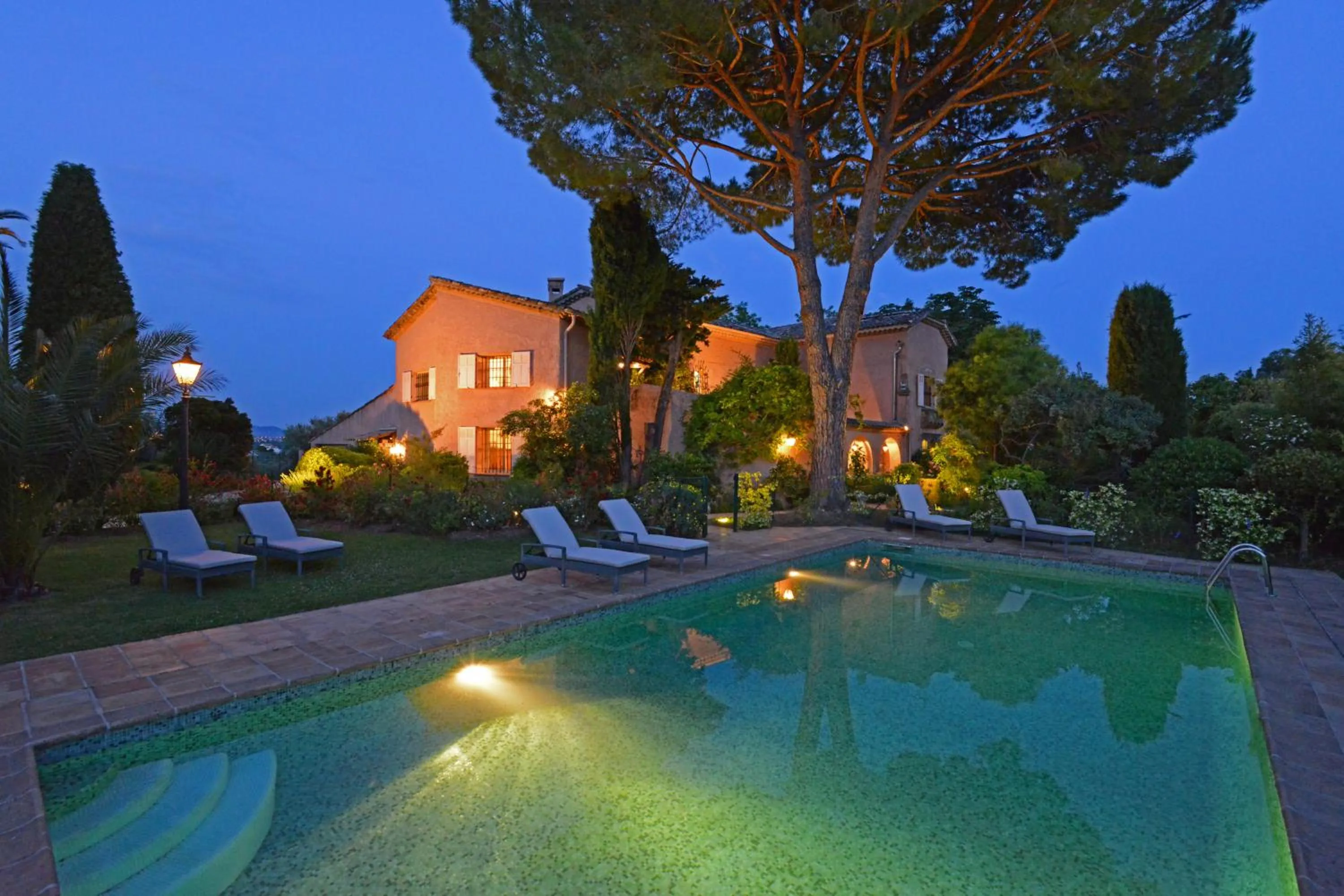 Swimming pool in Le Mas du Chanoine