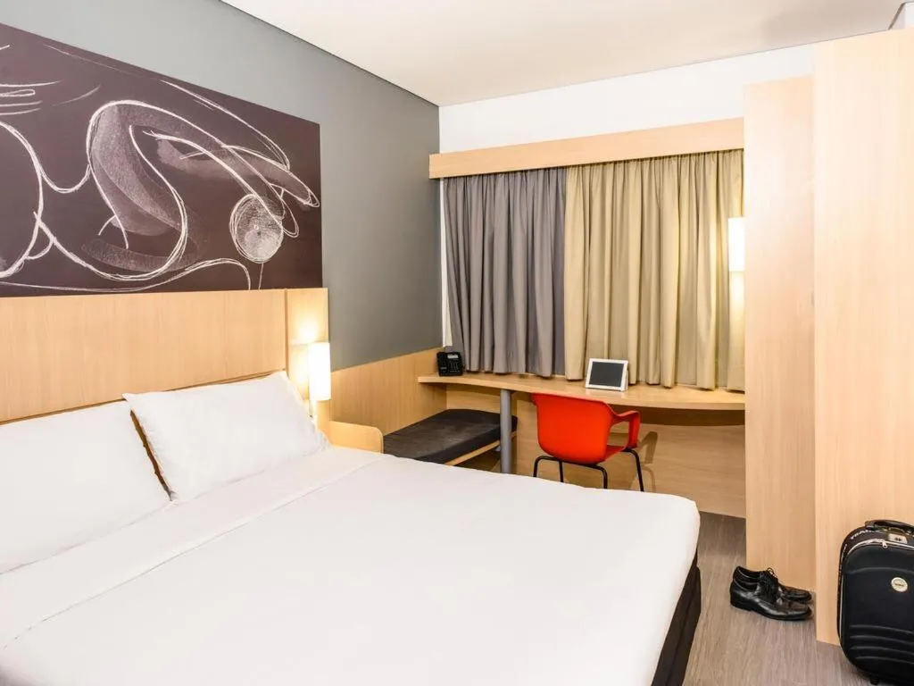 Bed in Ibis Bacabal