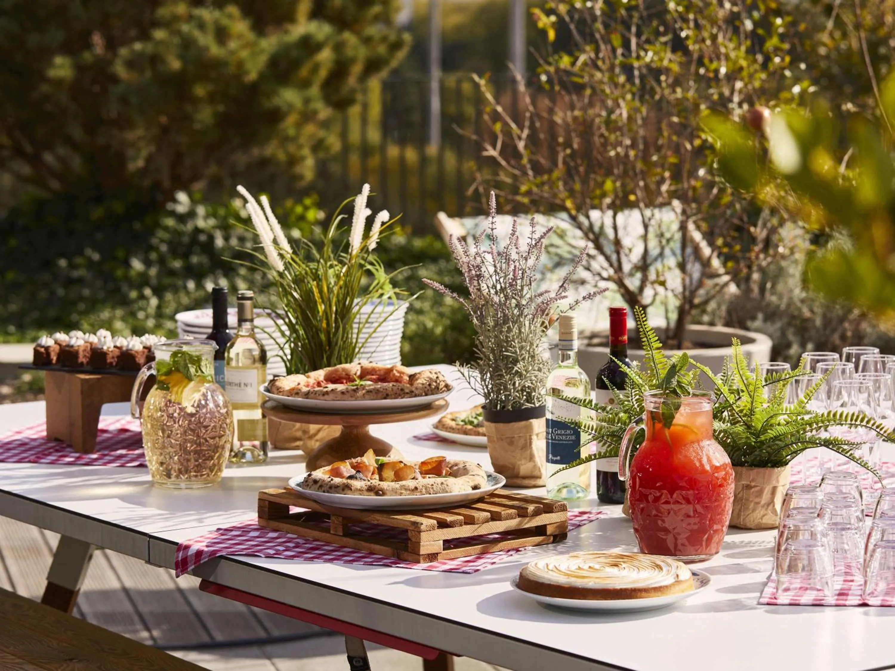 Restaurant/places to eat in Mama Shelter Paris West