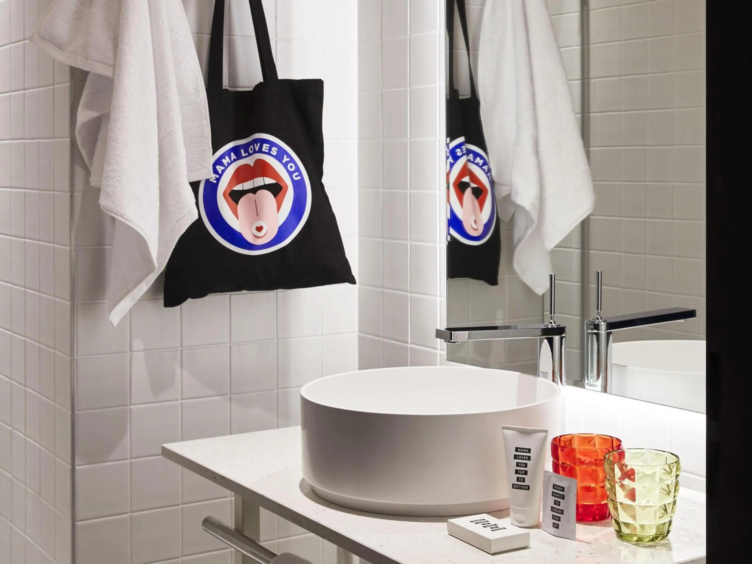 Bedroom in Mama Shelter Lille