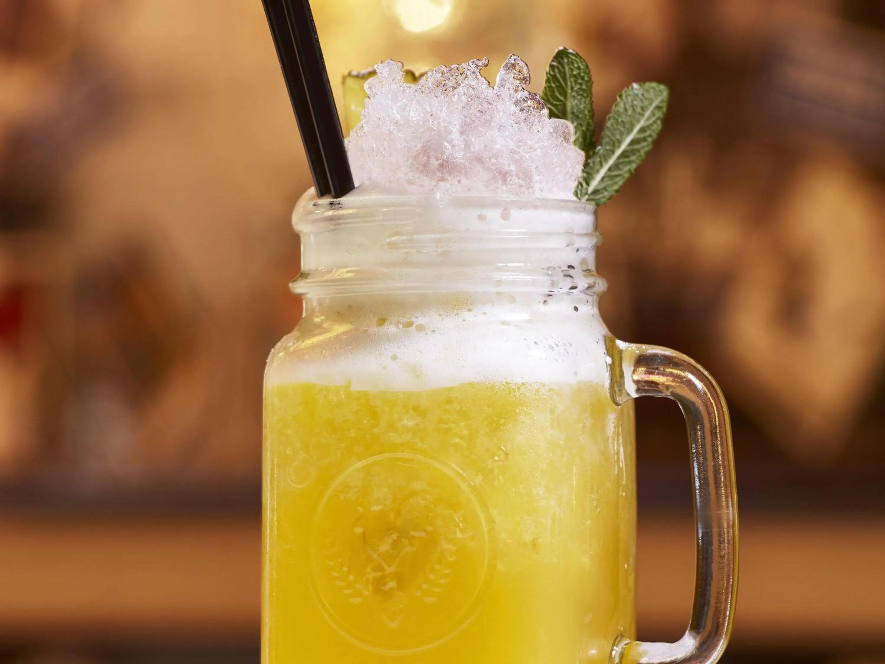 Lounge or bar in Mama Shelter Lille