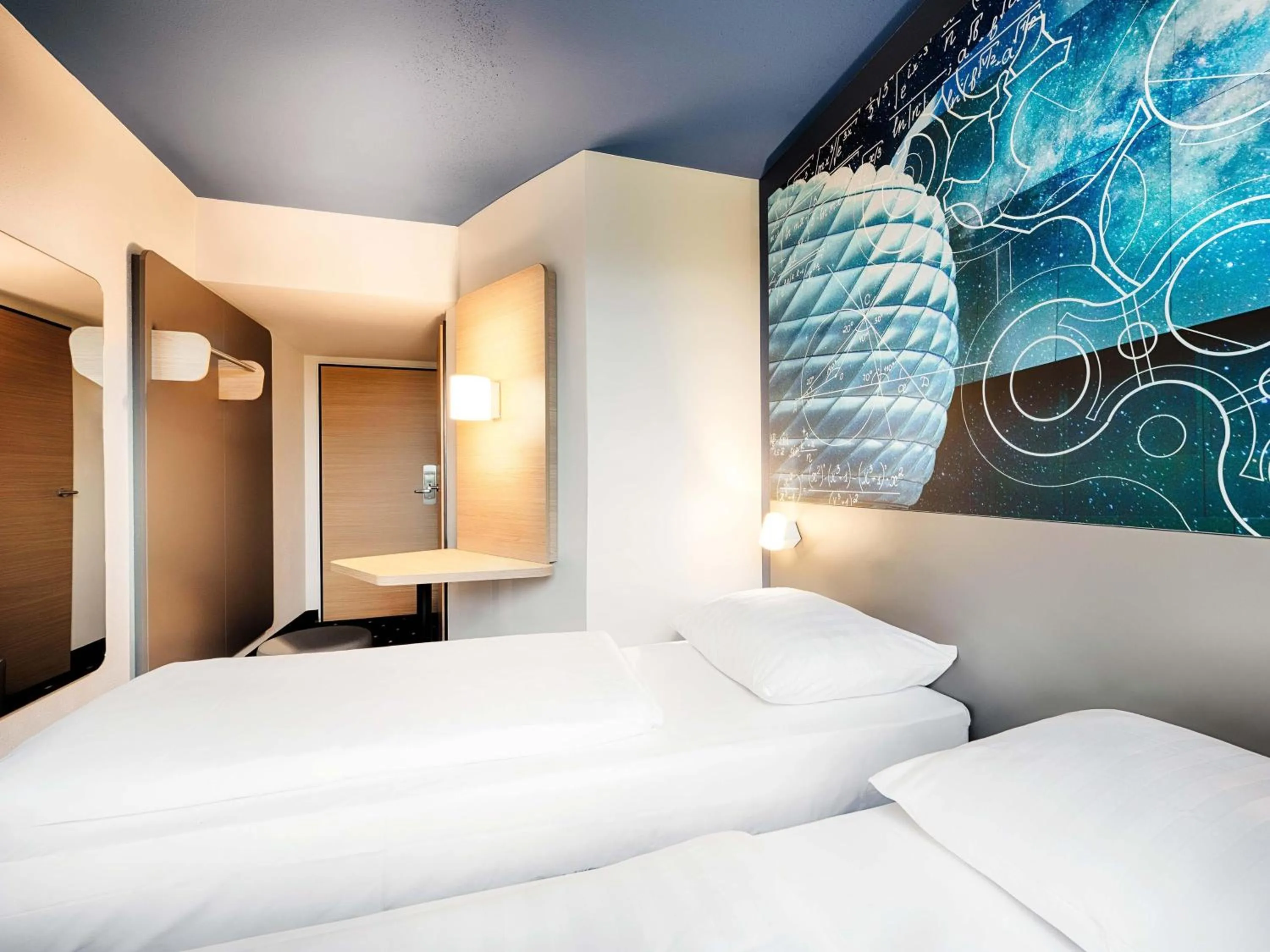 Photo of the whole room, Bed in B&B Hotel München-Garching