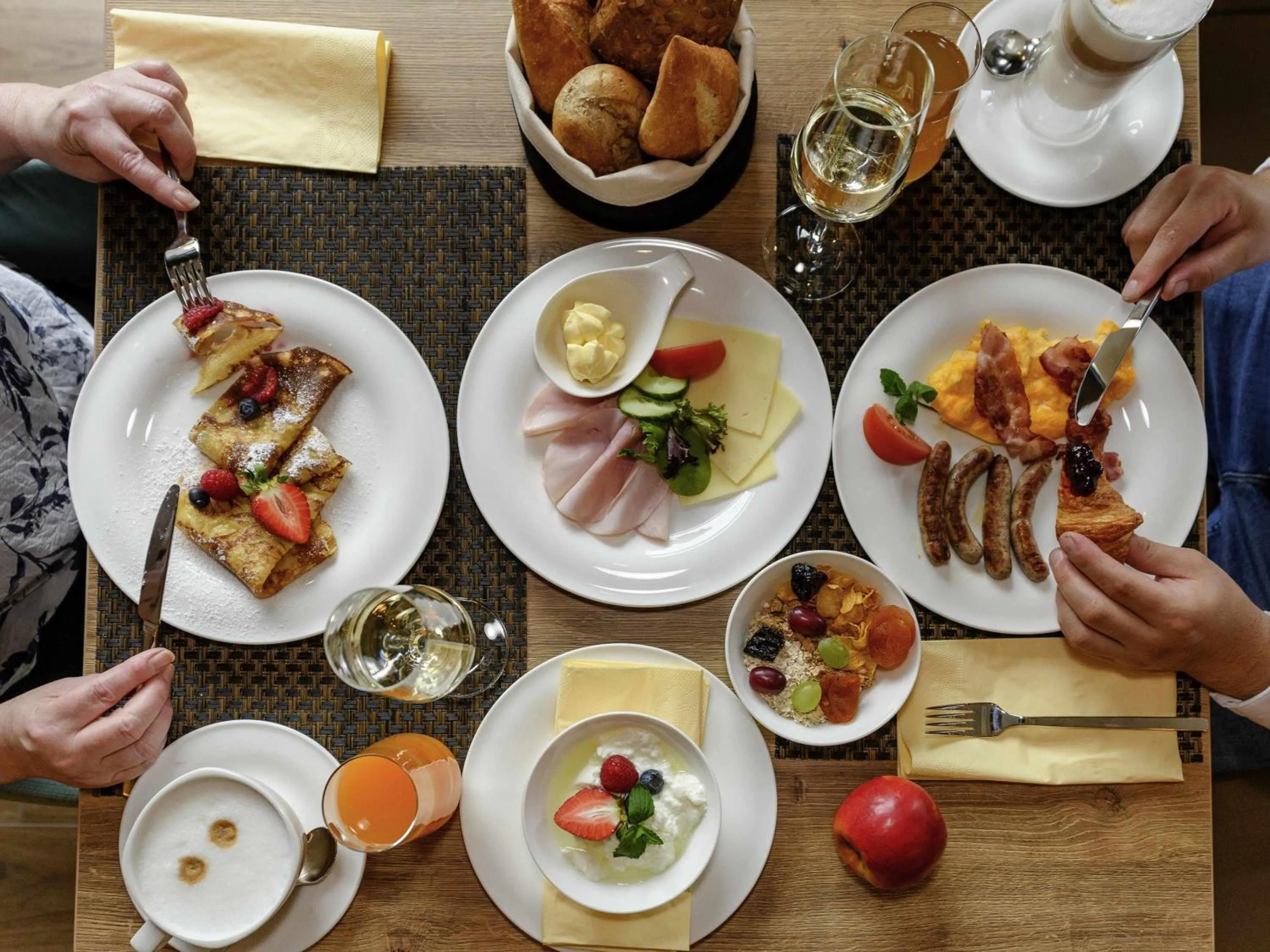 Breakfast in Novotel Regensburg Zentrum