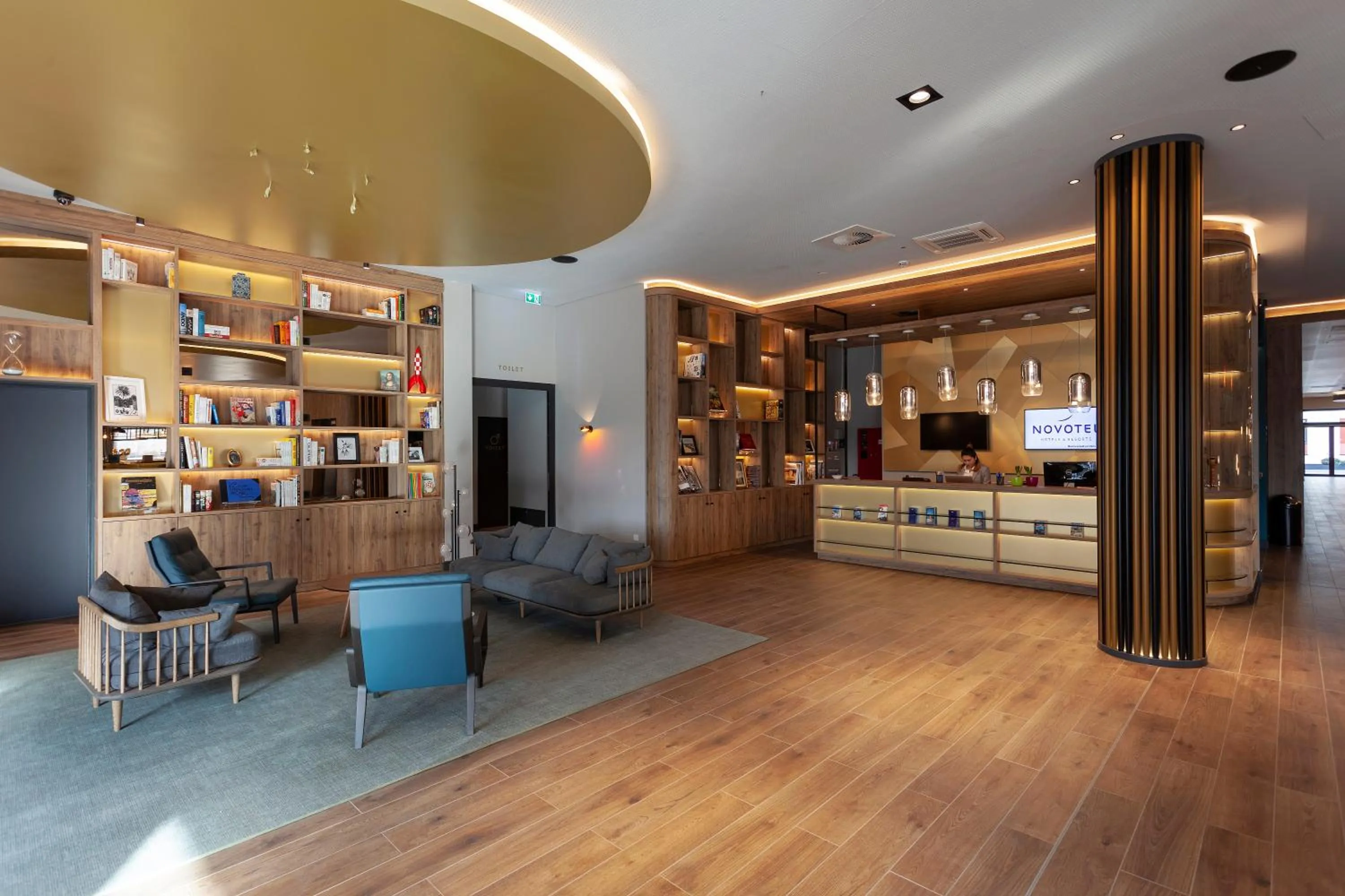 Lobby or reception in Novotel Regensburg Zentrum