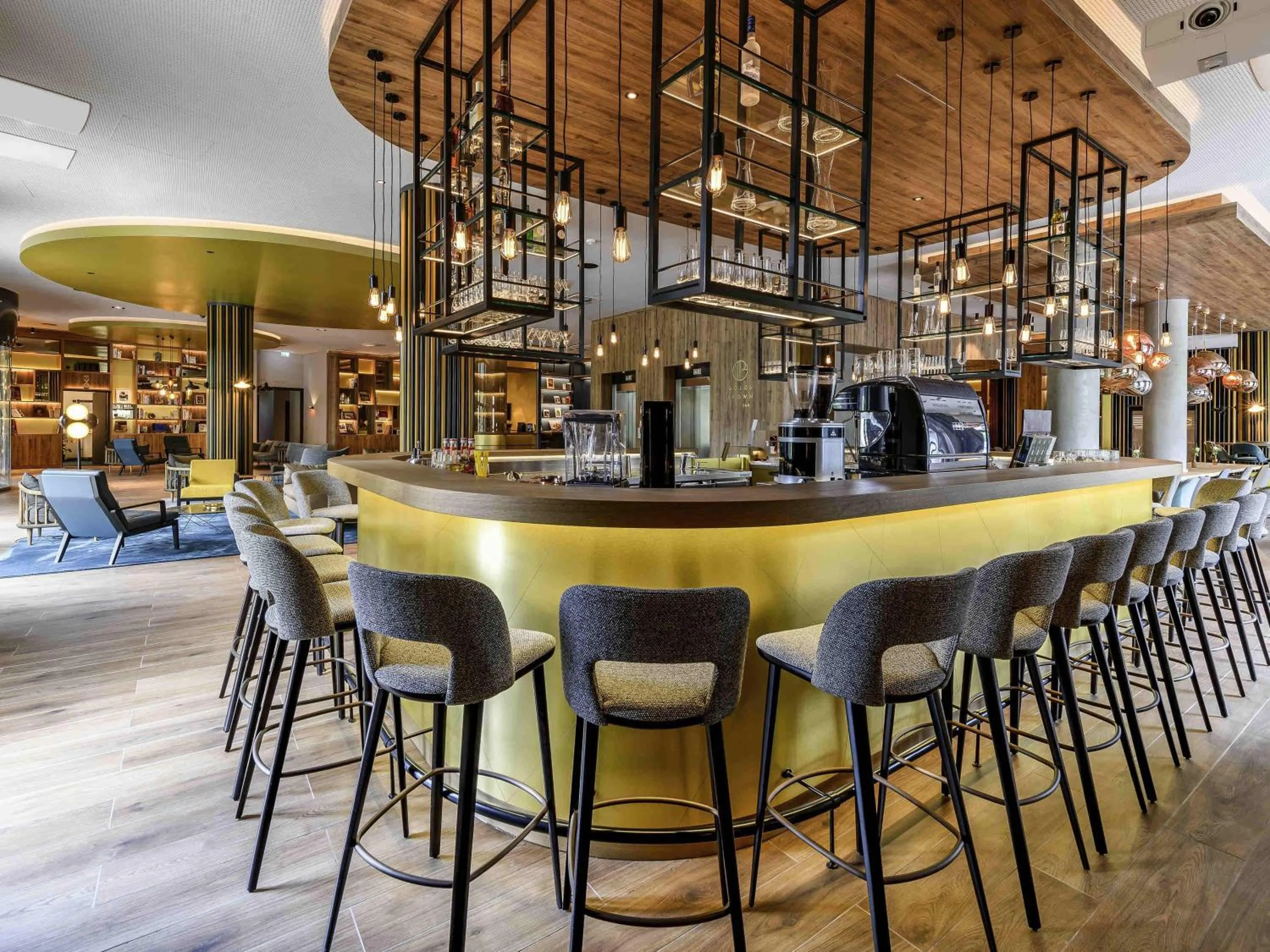 Lounge or bar in Novotel Regensburg Zentrum