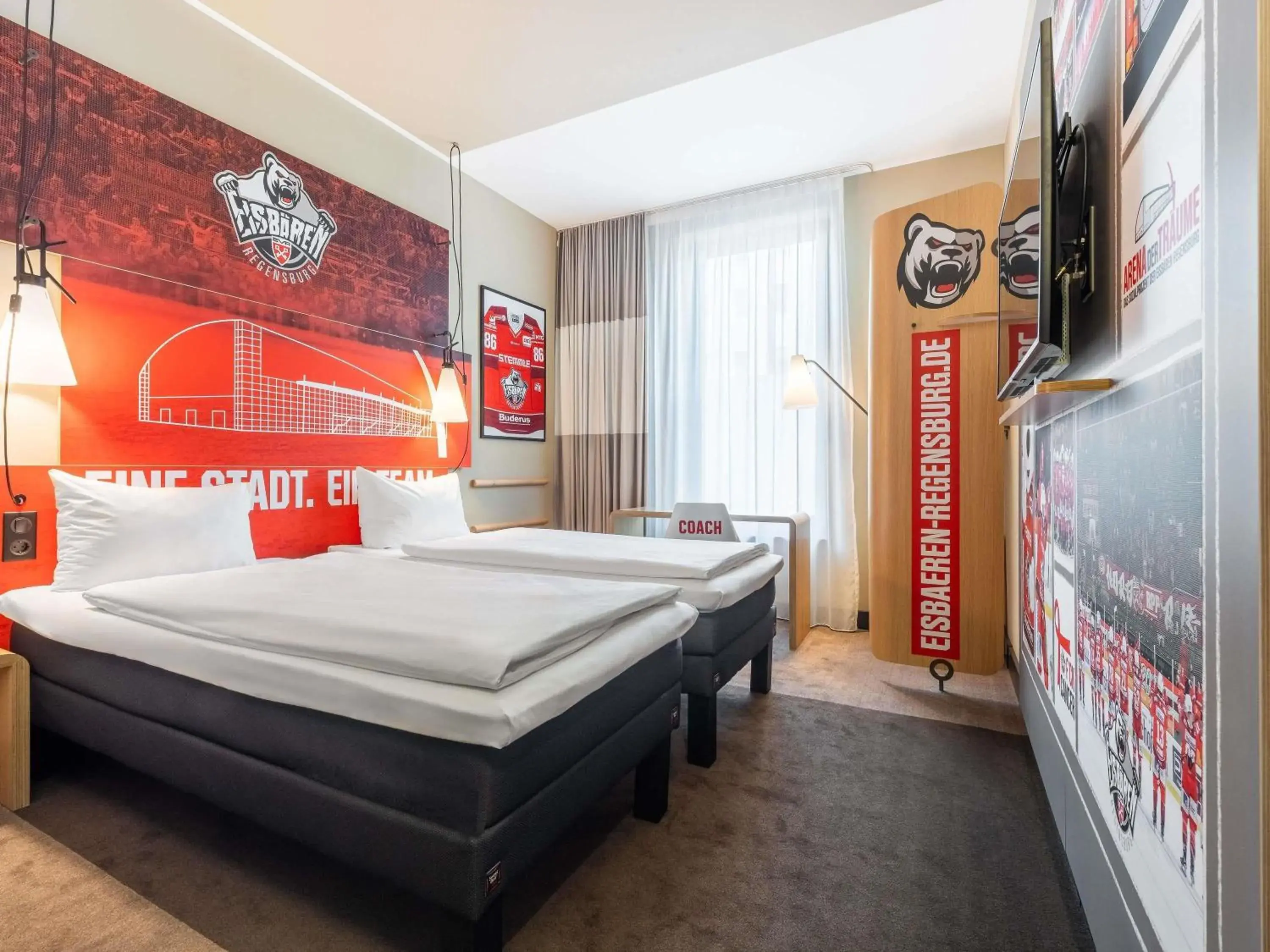 Bedroom, Bed in ibis Regensburg Zentrum Bedroom, Bed in ibis Regensburg Zentrum