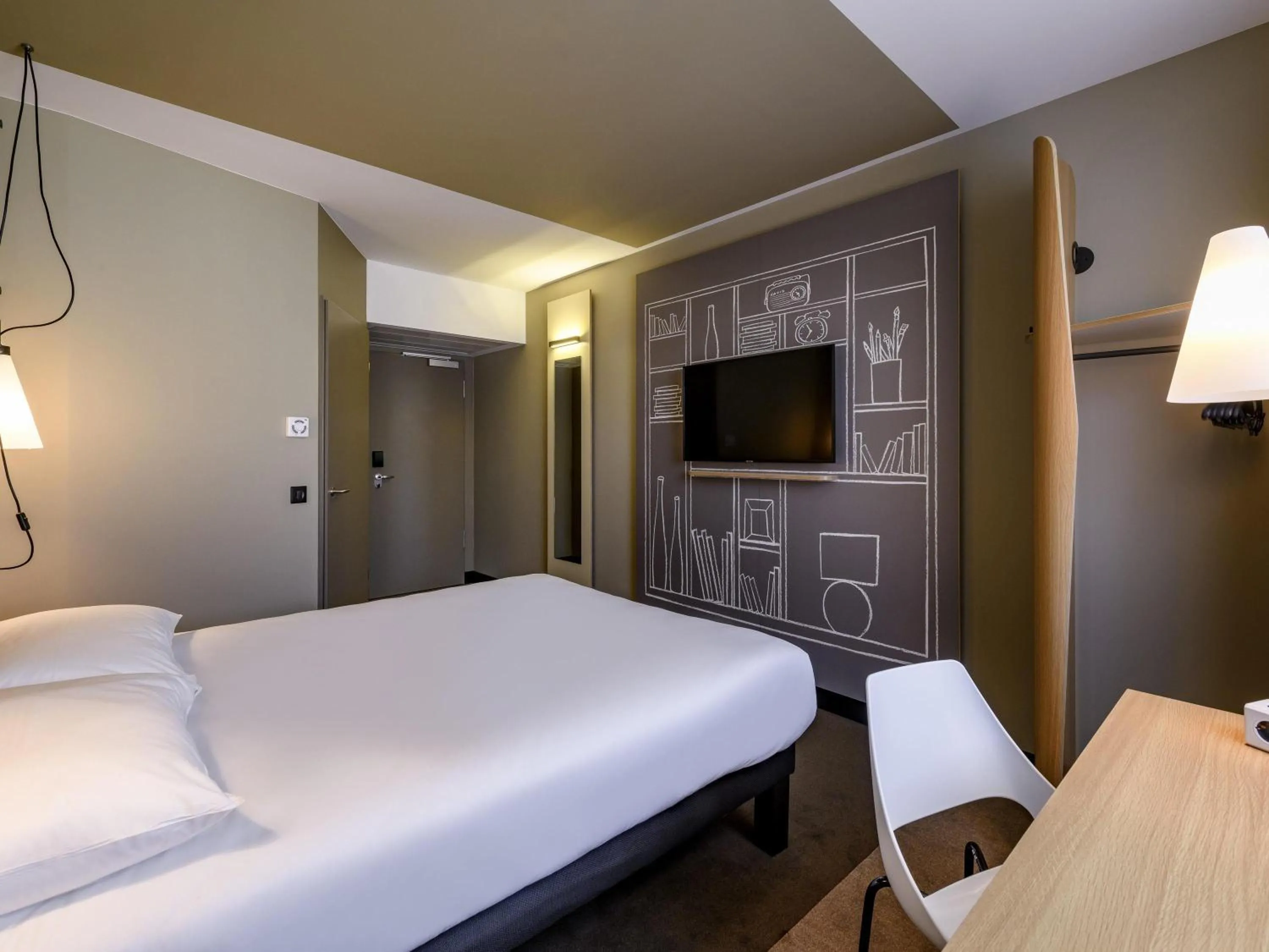 Bedroom, Bed in ibis Regensburg Zentrum