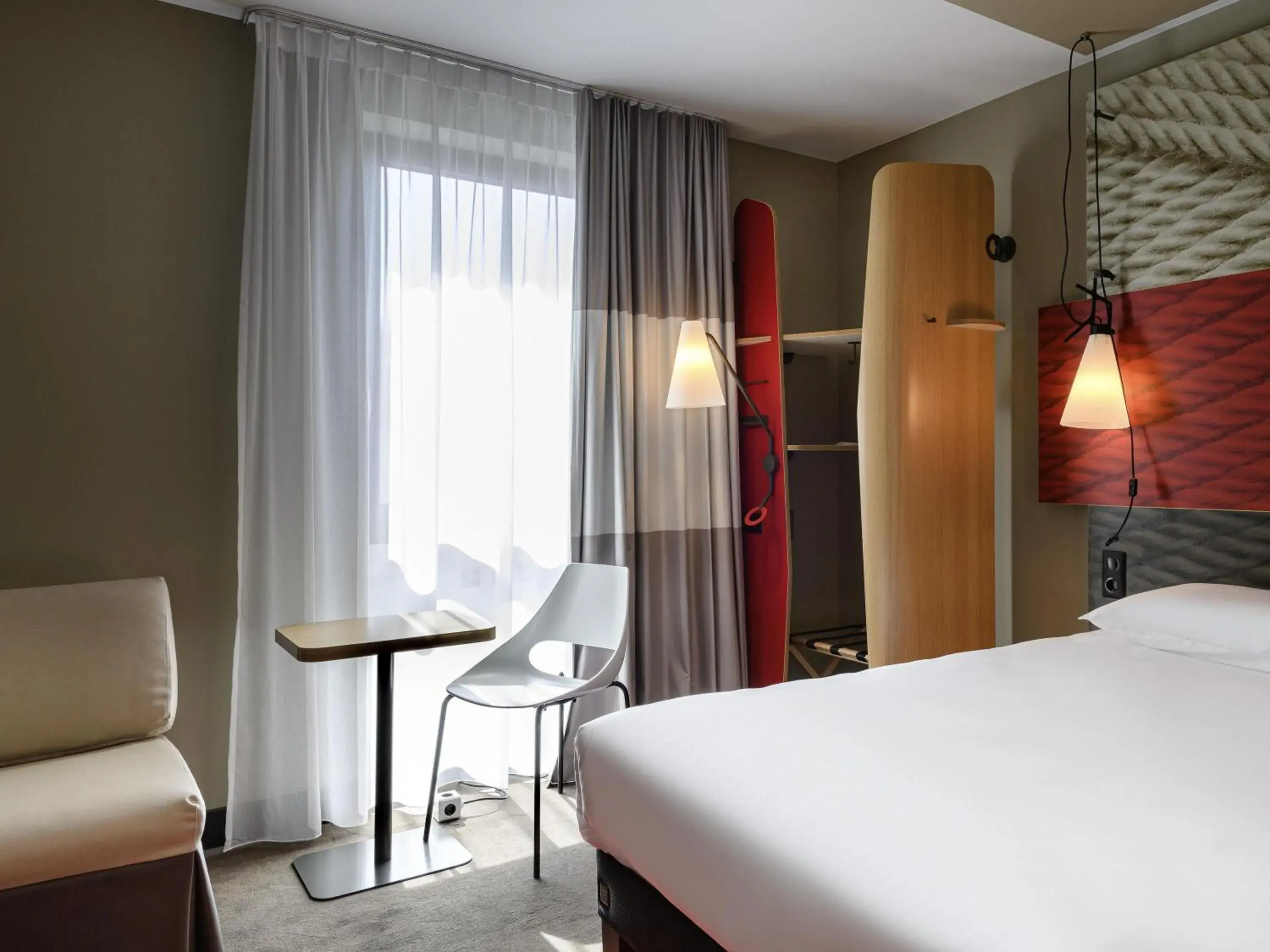 Bedroom, Bed in ibis Regensburg Zentrum Bedroom, Bed in ibis Regensburg Zentrum