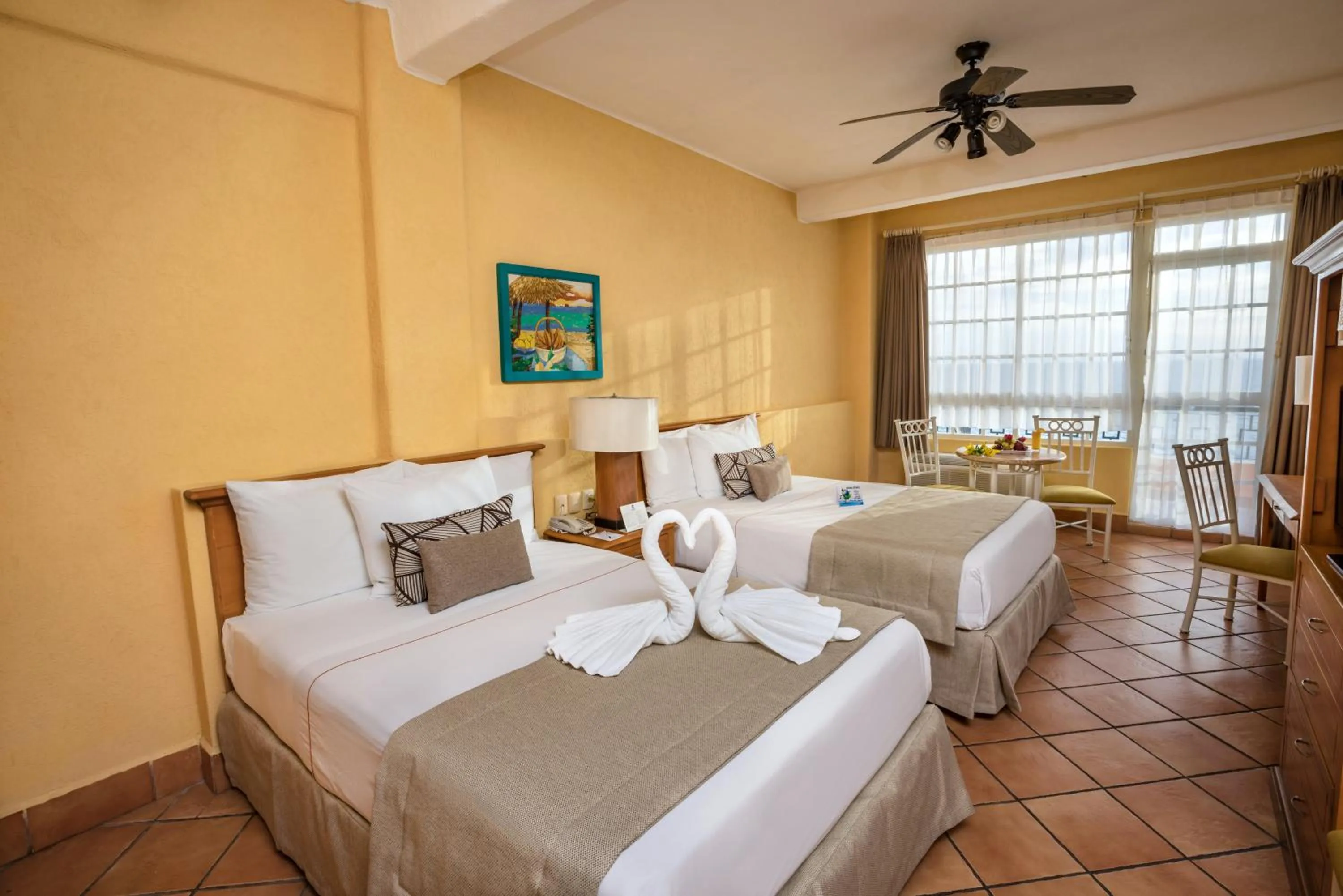 Bed in Best Western Posada Freeman