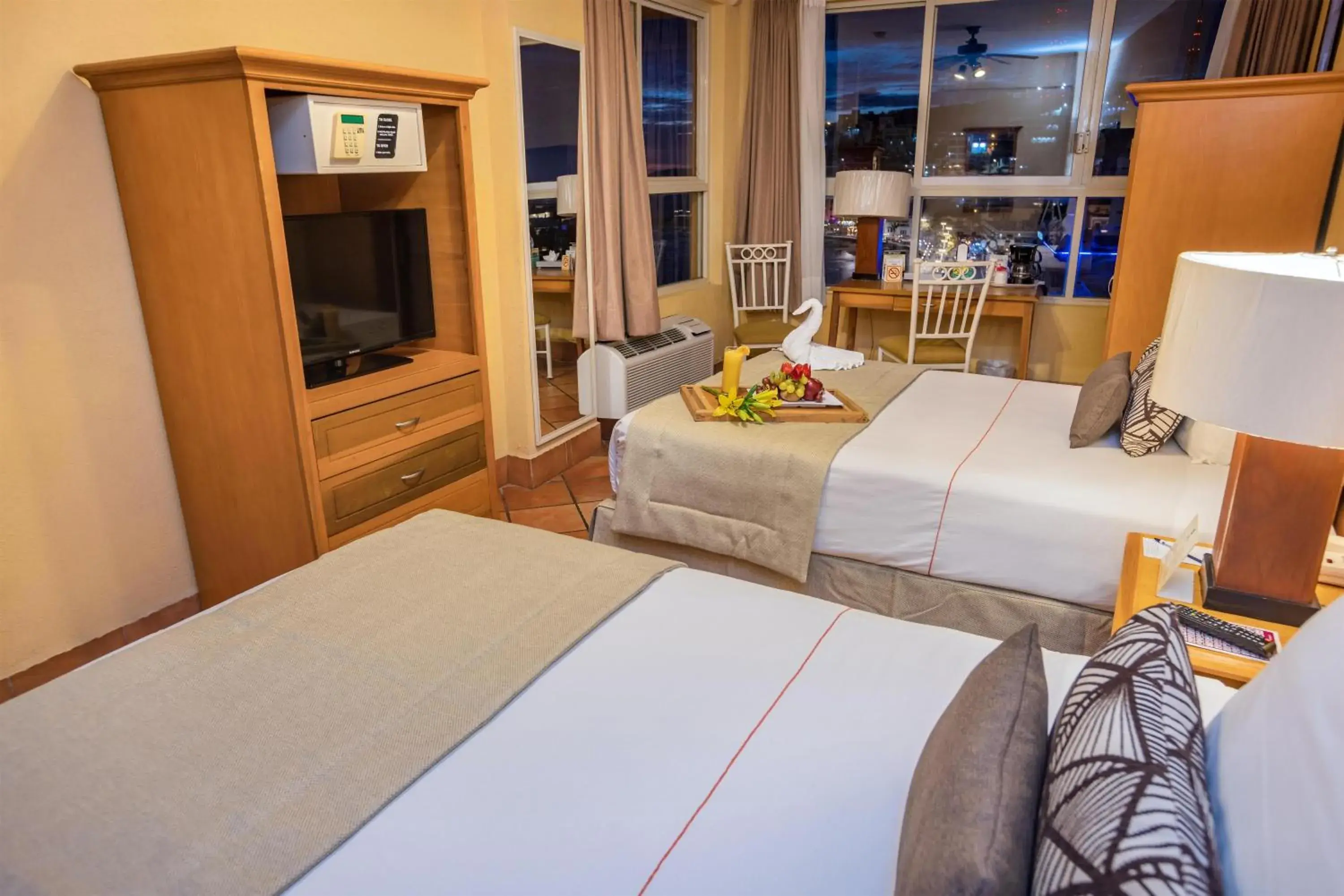 Double Room with 2 Double Beds - Smoking in Best Western Posada Freeman Double Room with 2 Double Beds - Smoking in Best Western Posada Freeman