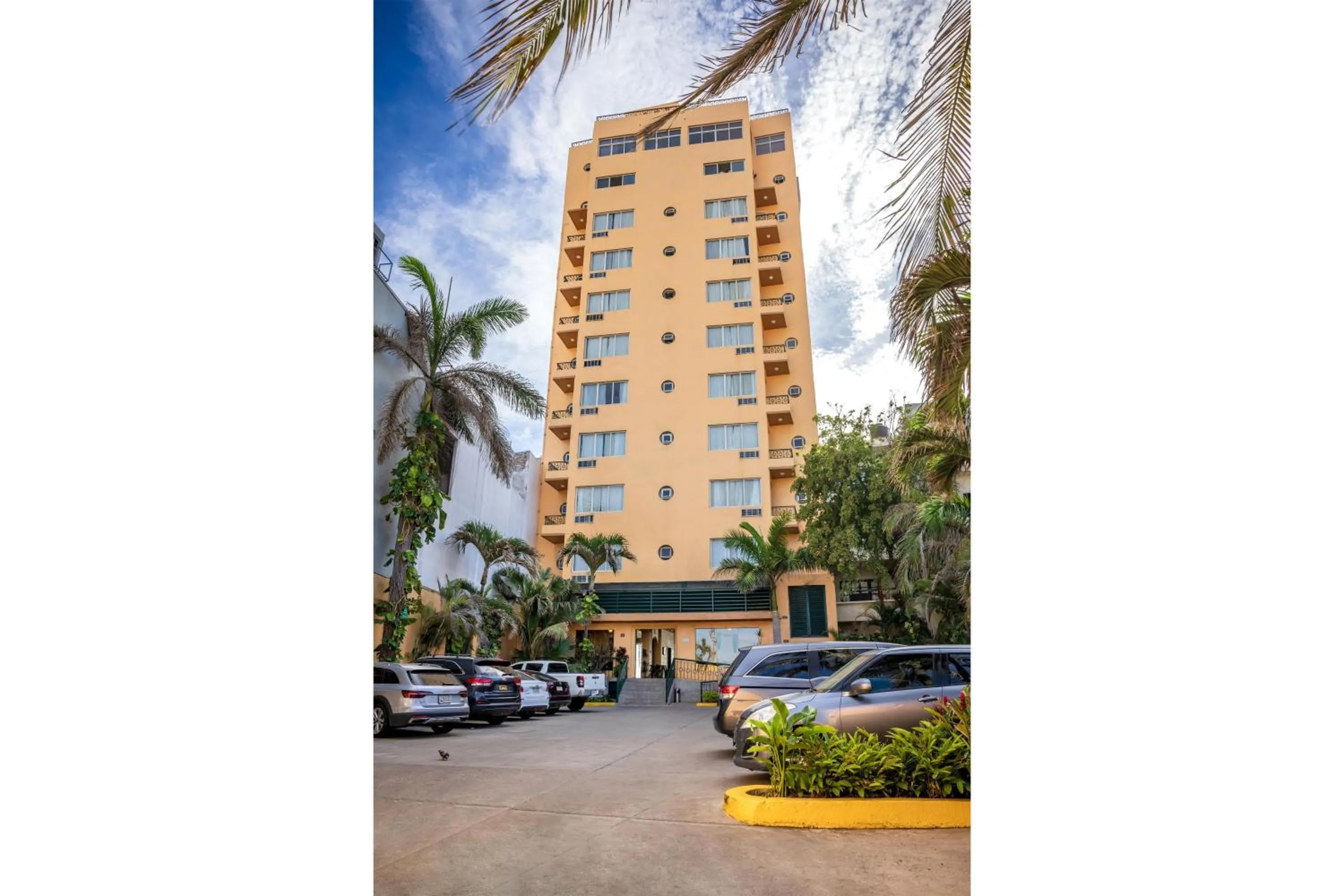 Property building in Best Western Posada Freeman