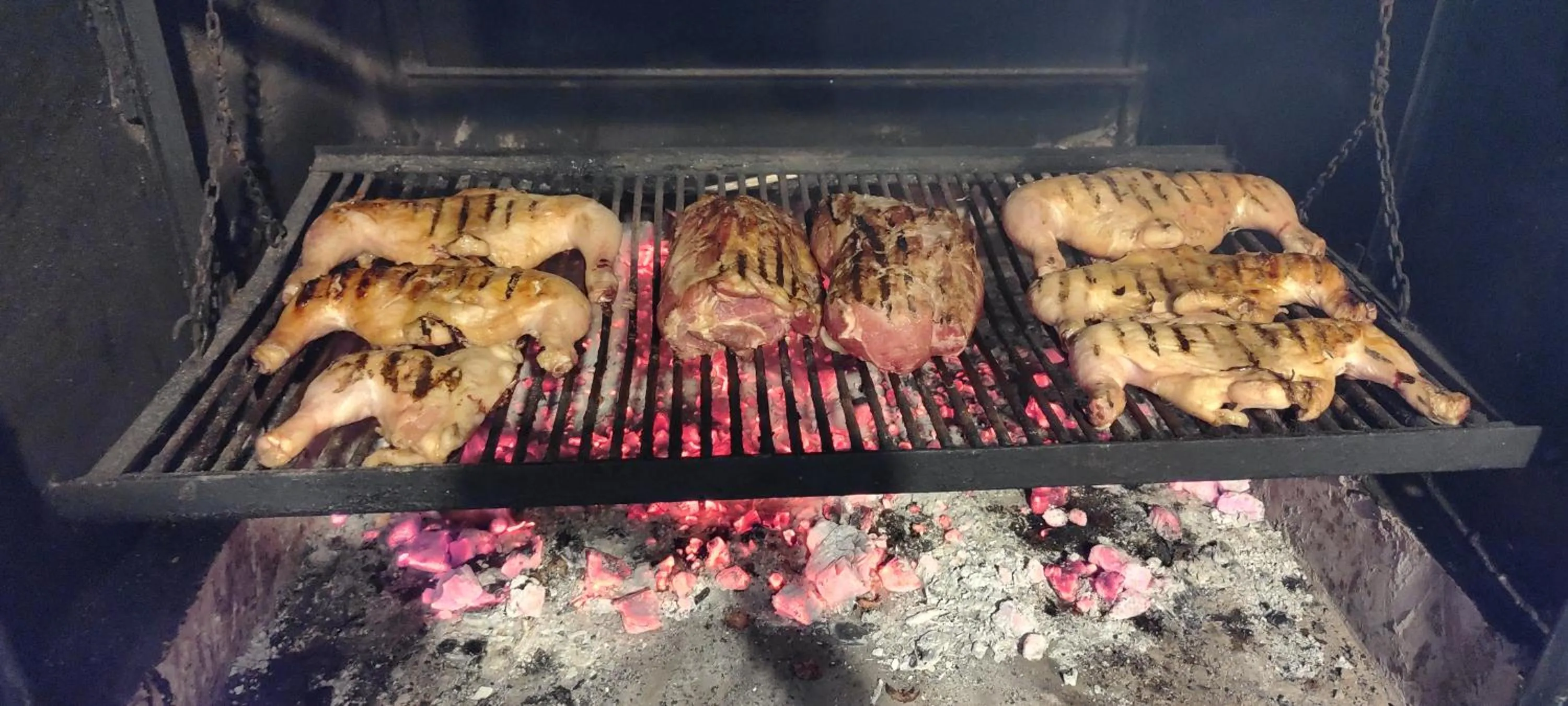 BBQ facilities in Hostel Megaró