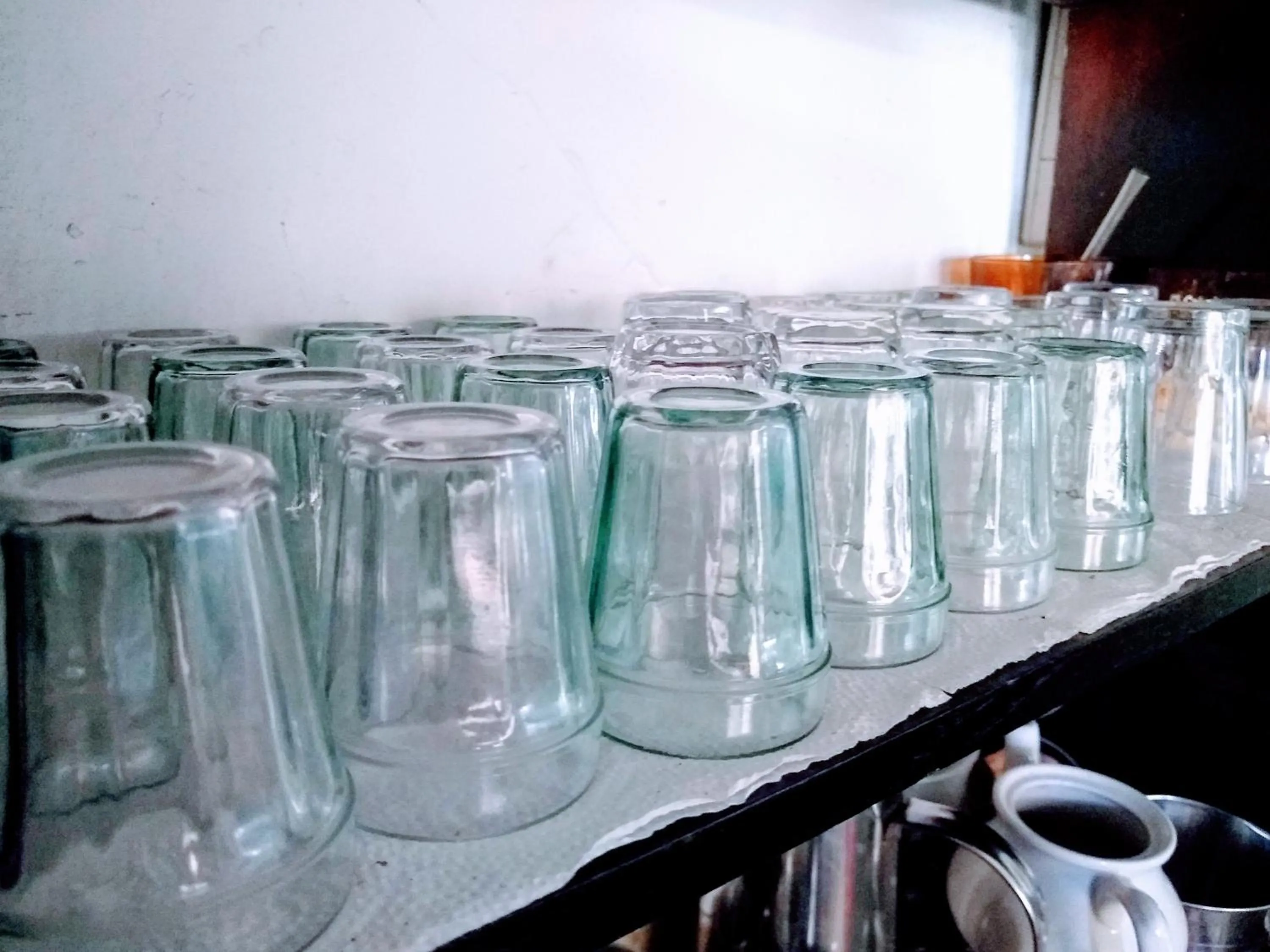 Communal kitchen in Hostel Megaró